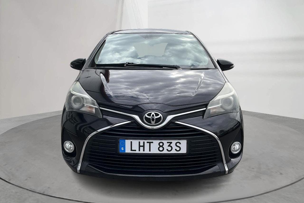 Toyota Yaris 1.33 5dr (100hk) - 3 970 mil - Manuell - svart - 2015