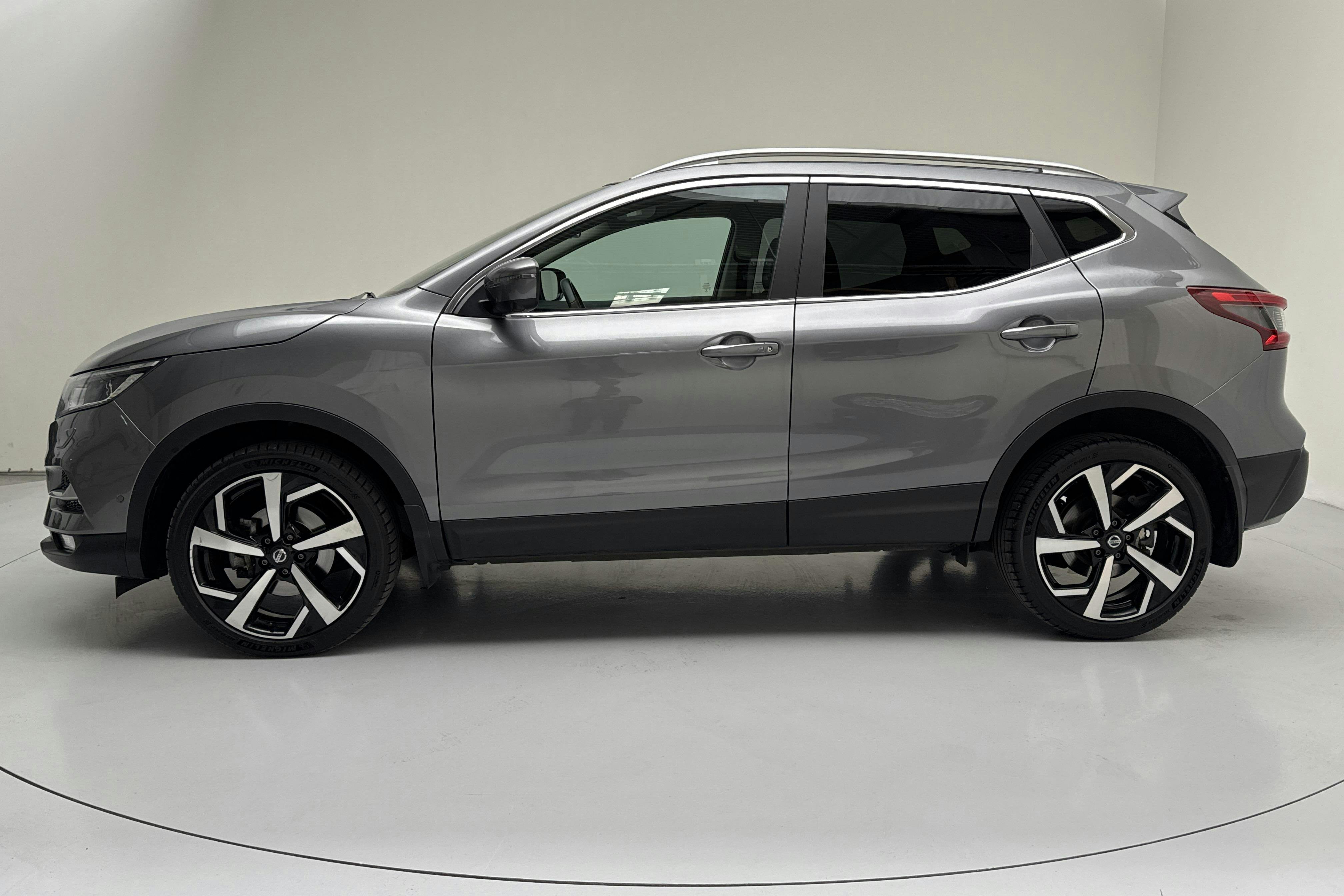 Nissan Qashqai 1.2 DIG-T (115hk) - 2 966 mil - Automat - grå - 2017