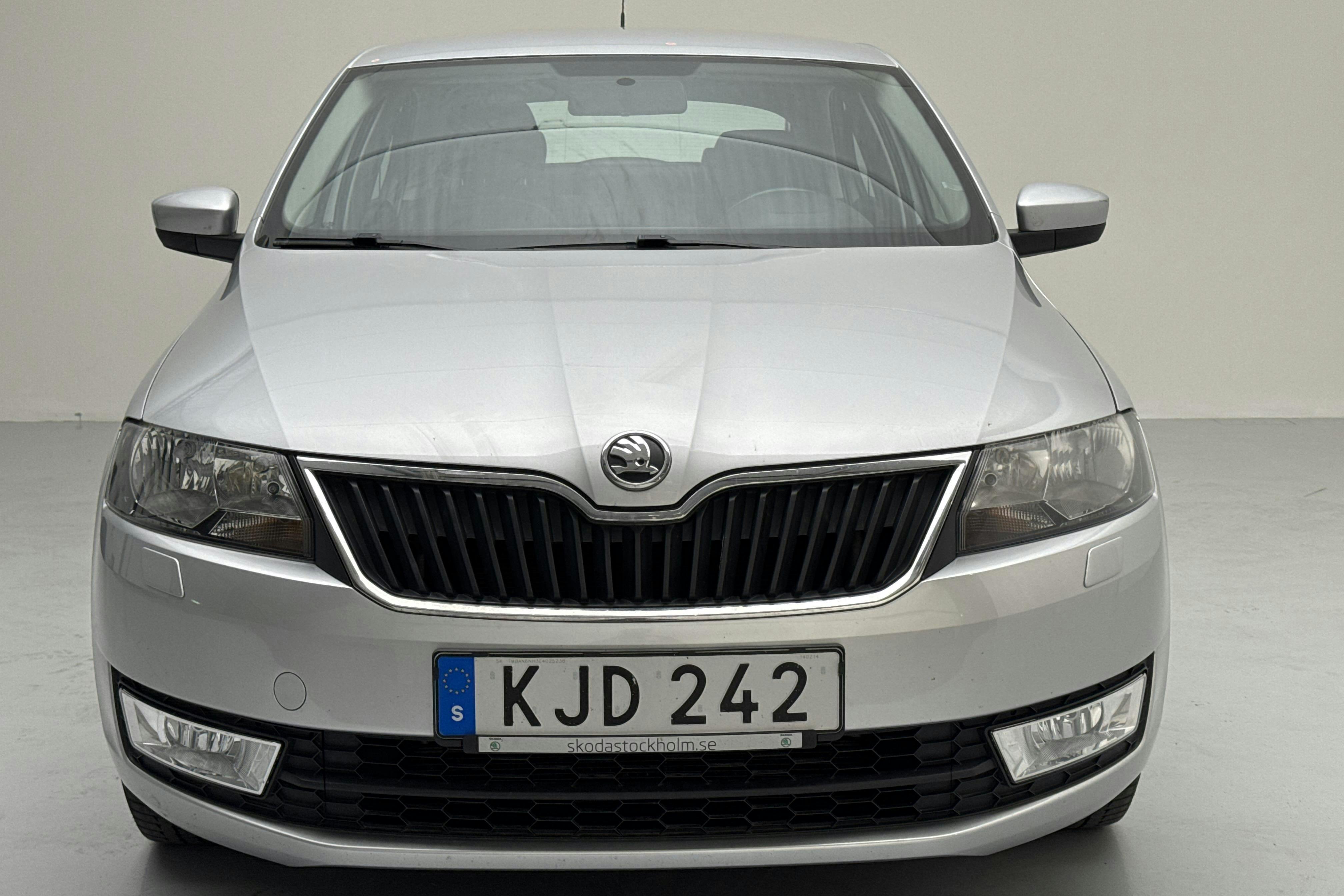 Skoda Rapid 1.2 TSI (105hk) - 17 816 mil - Manuell - silver - 2014