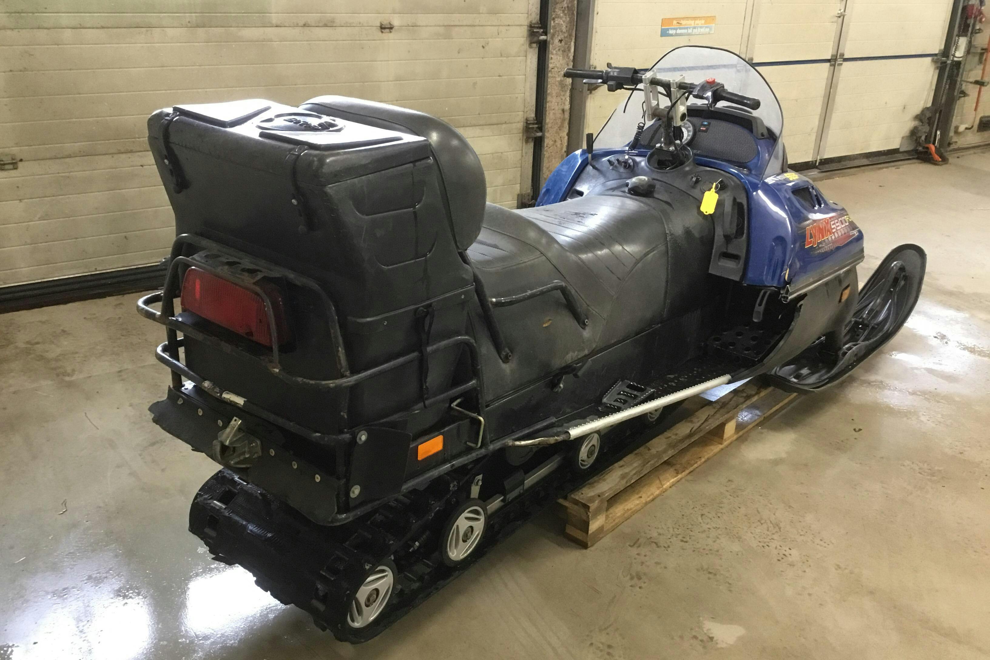 LYNX GLX 5900 FCE Snöskoter - 343 mil - Automat - blå - 2006