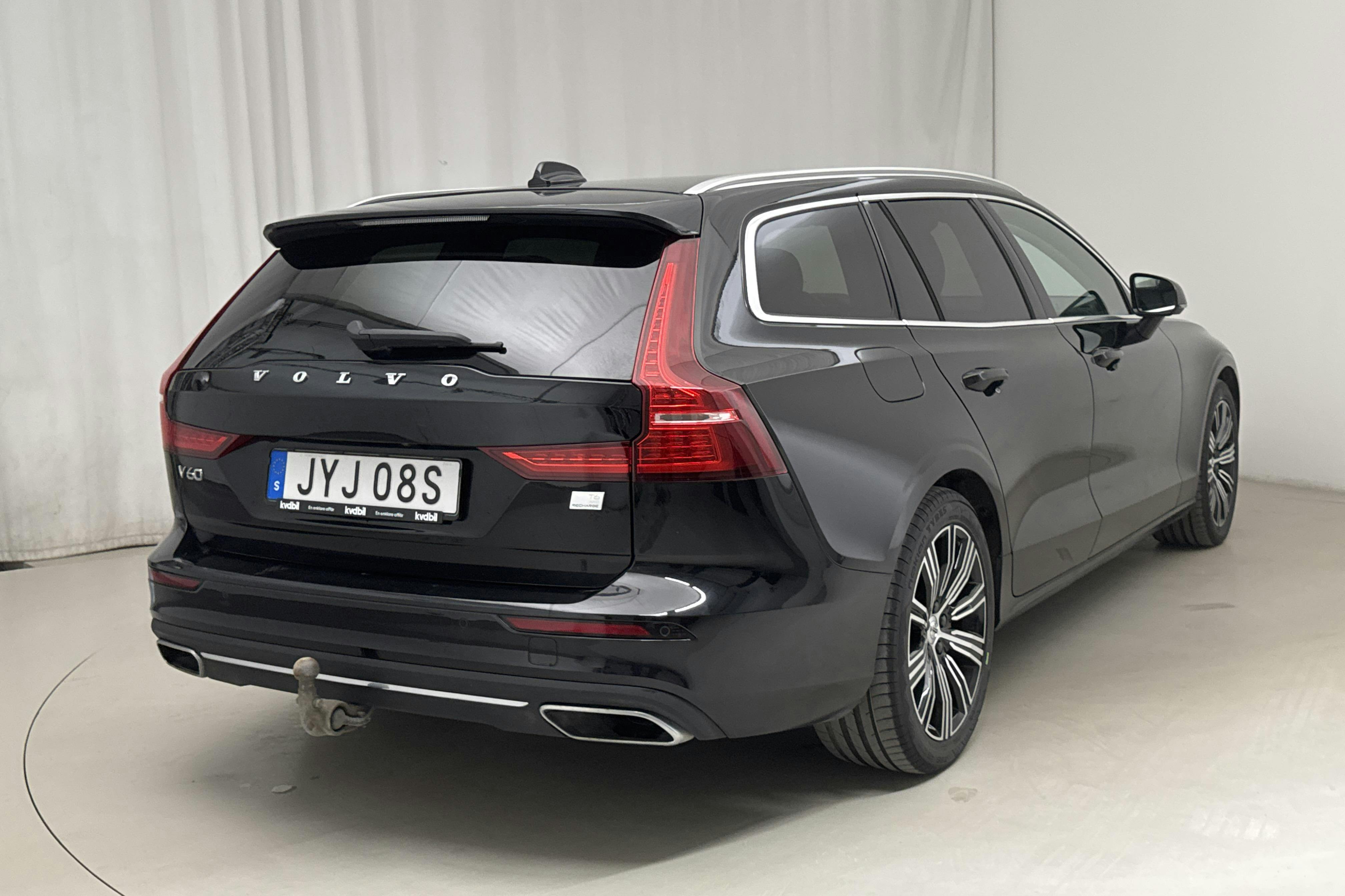 Volvo V60 T6 AWD Twin Engine (340hk) - 5 689 mil - Automat - svart - 2022
