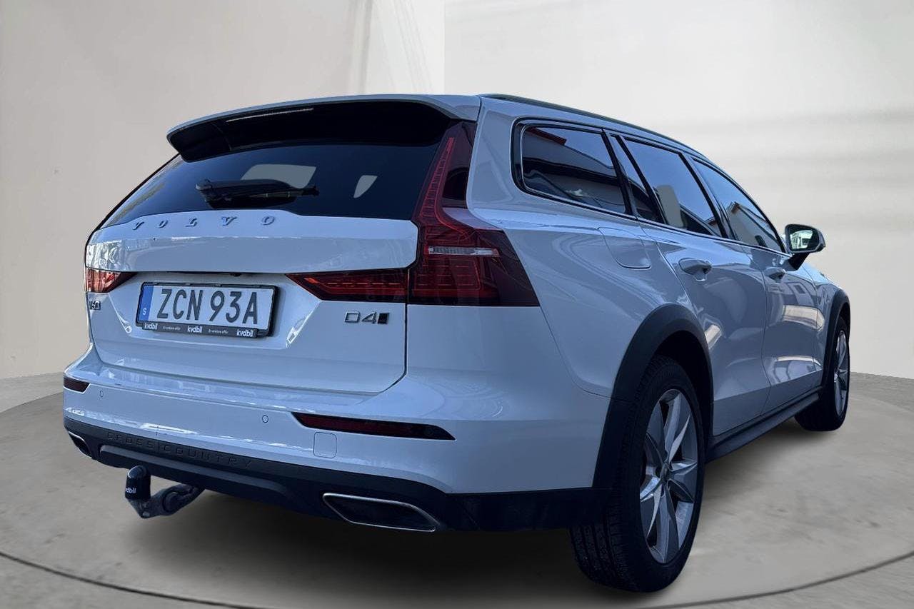 Volvo V60 D4 Cross Country AWD (190hk) - 173 970 km - Automaatne - valge - 2020
