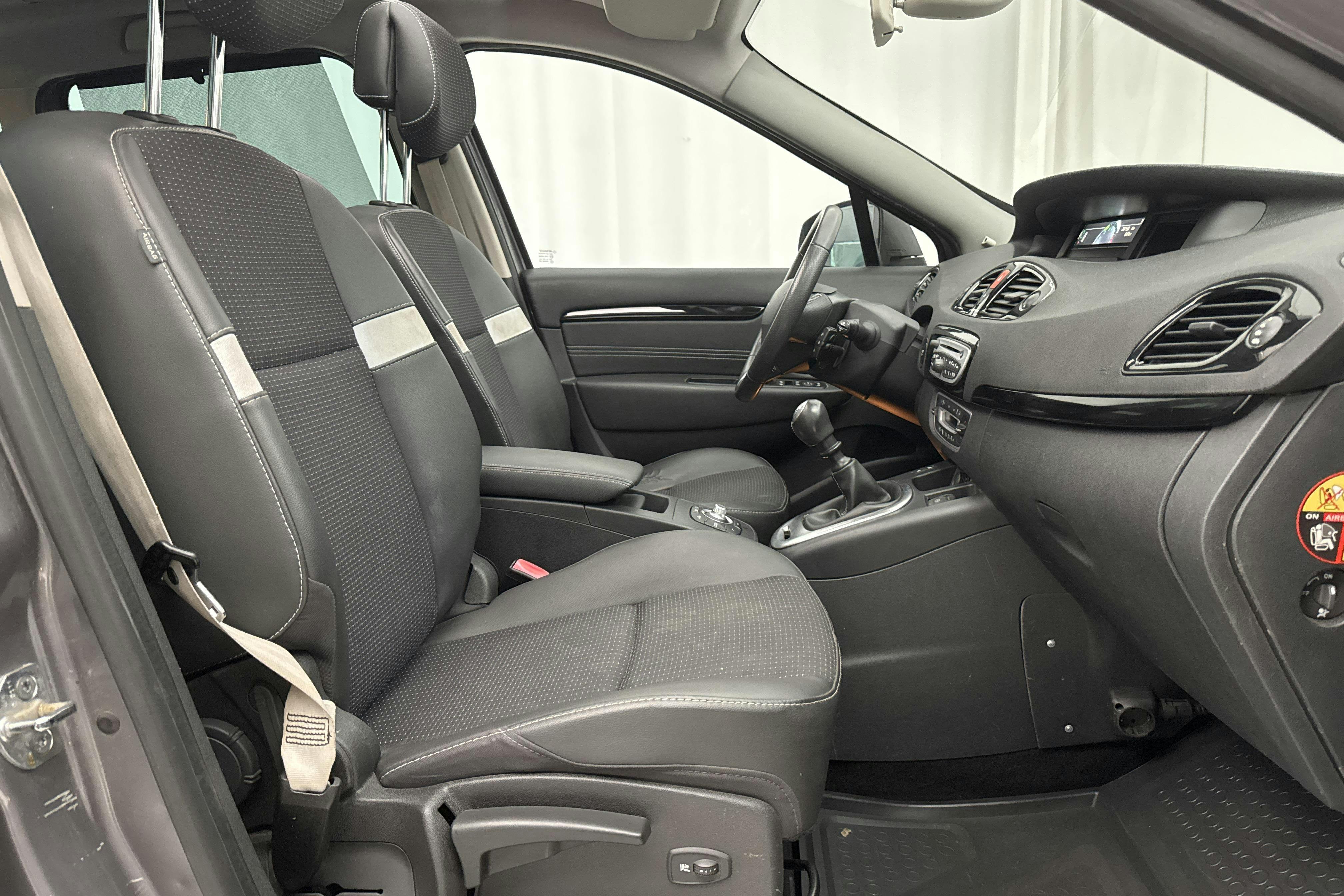 Renault Grand Scénic III 1.4 TCe (130hk) - 20 714 mil - Manuell - grå - 2012