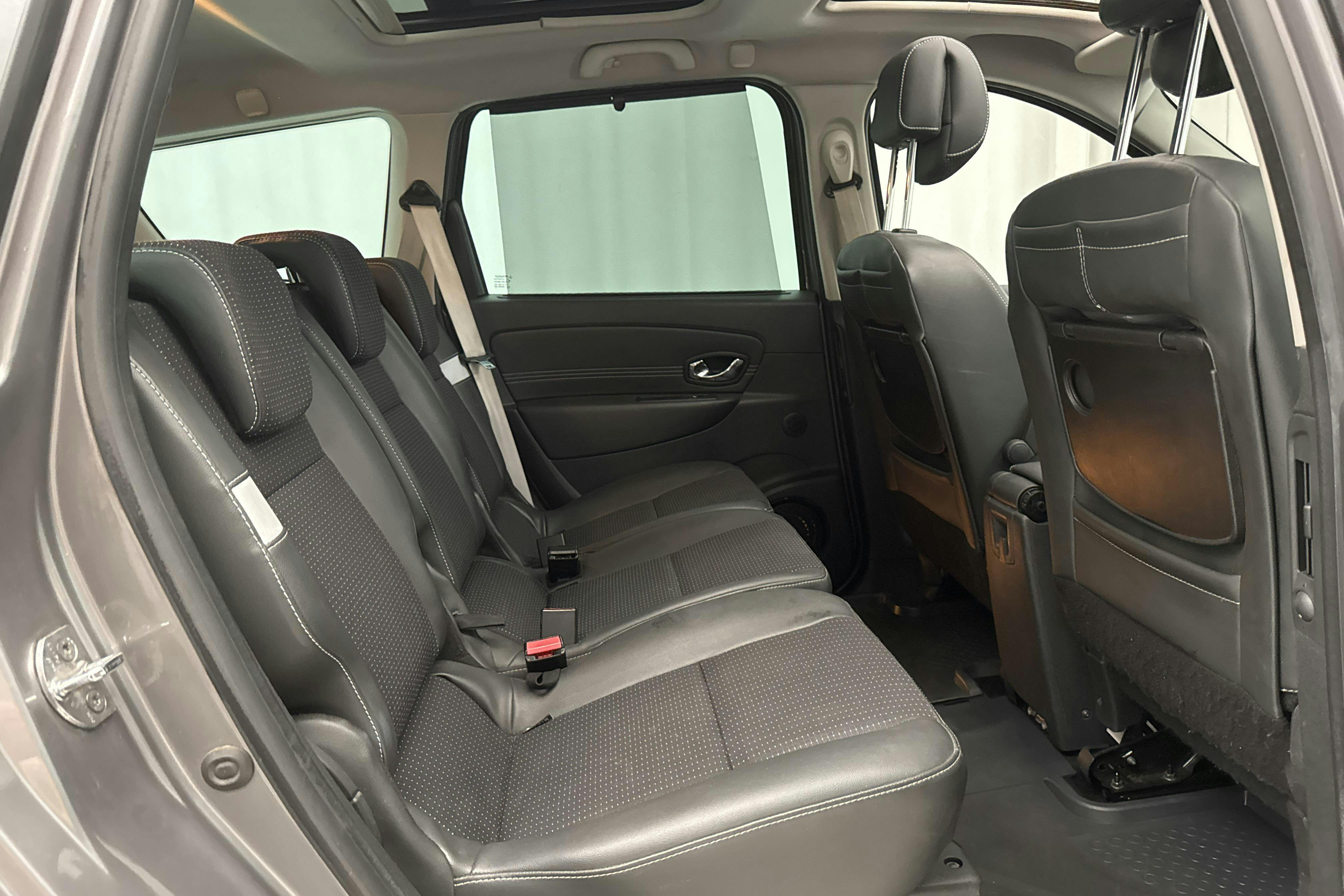 Renault Grand Scénic III 1.4 TCe (130hk) - 20 714 mil - Manuell - grå - 2012