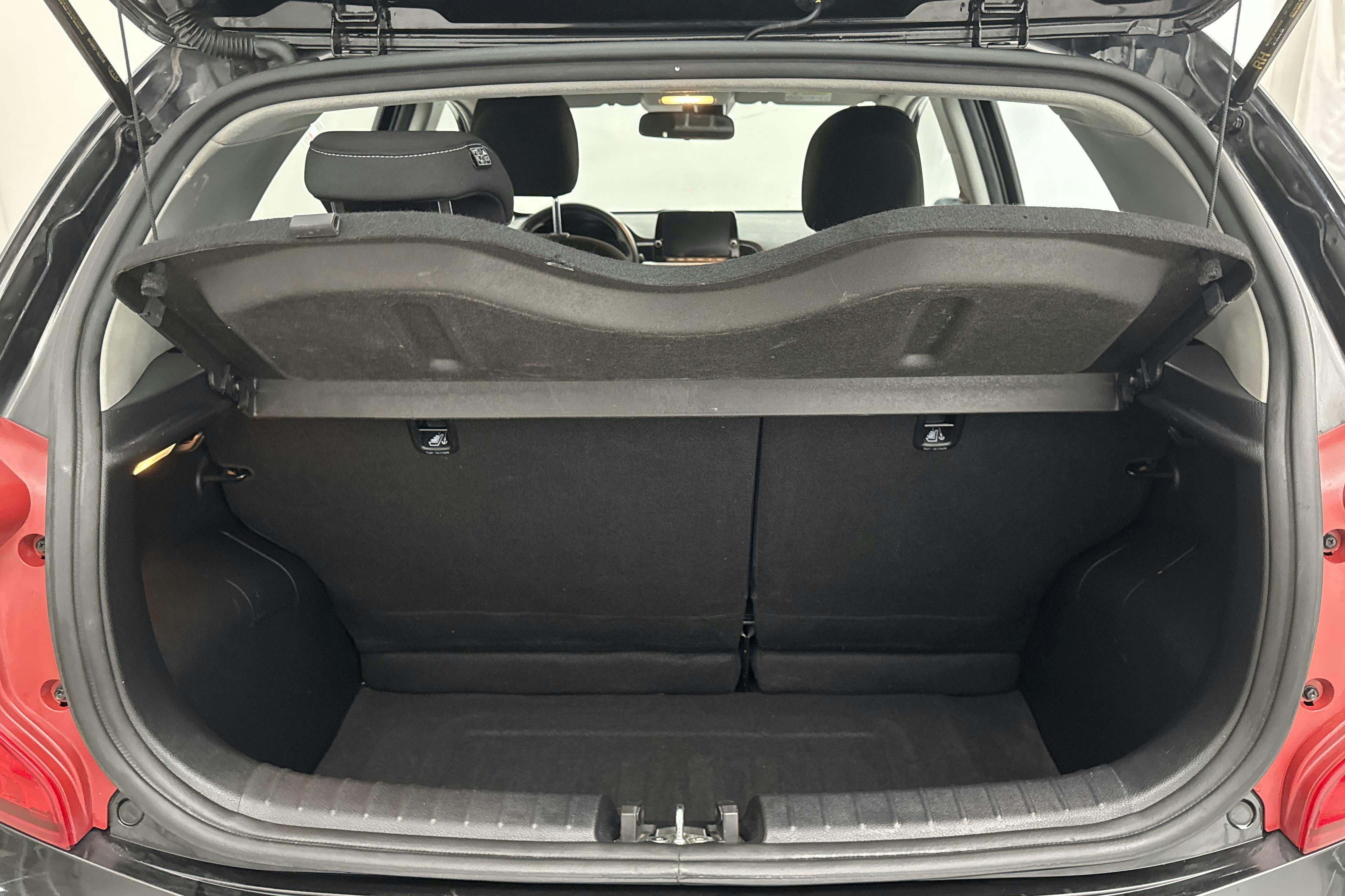 KIA Picanto 1.0 DPI (67hk) - 9 668 mil - Manuell - svart - 2021