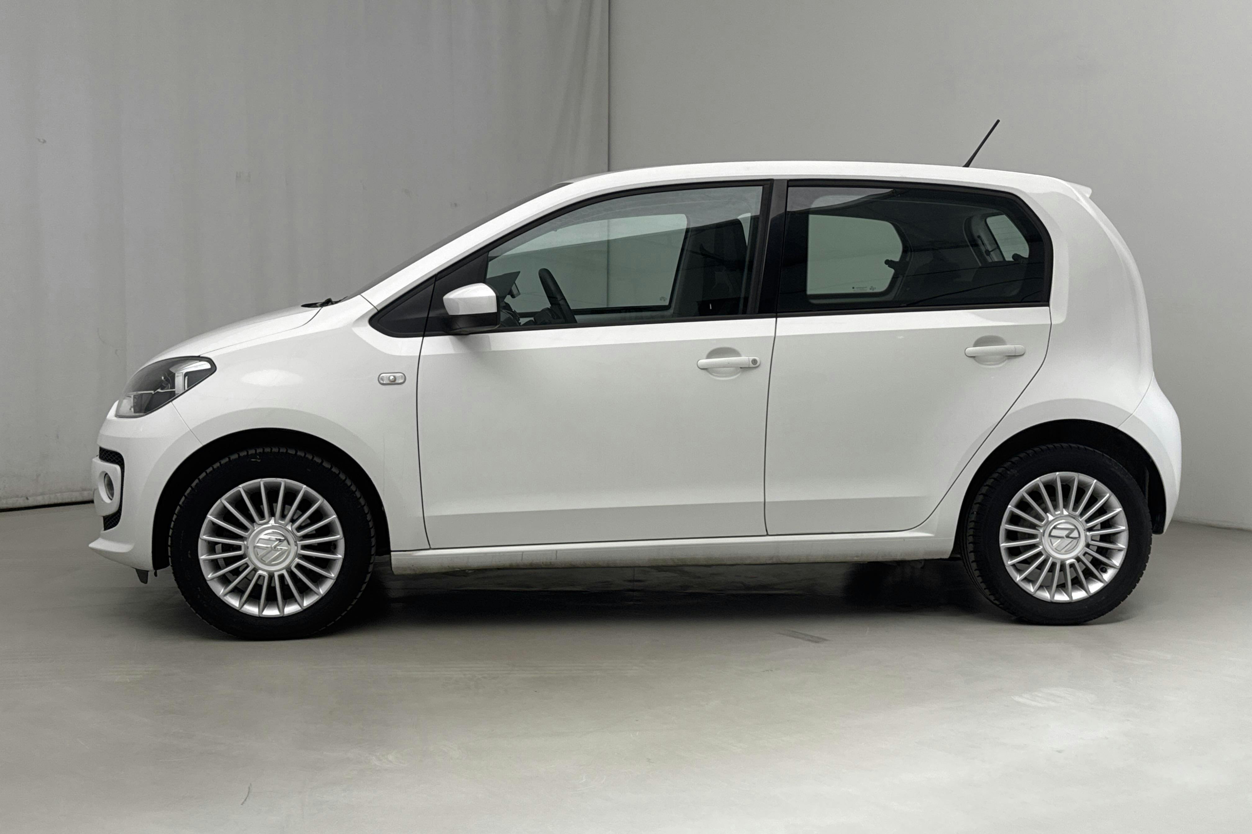 up! 1.0 5dr CNG (68hk) up! 1.0 5dr CNG (68hk) - 4 966 mil - Manuell - vit - 2016
