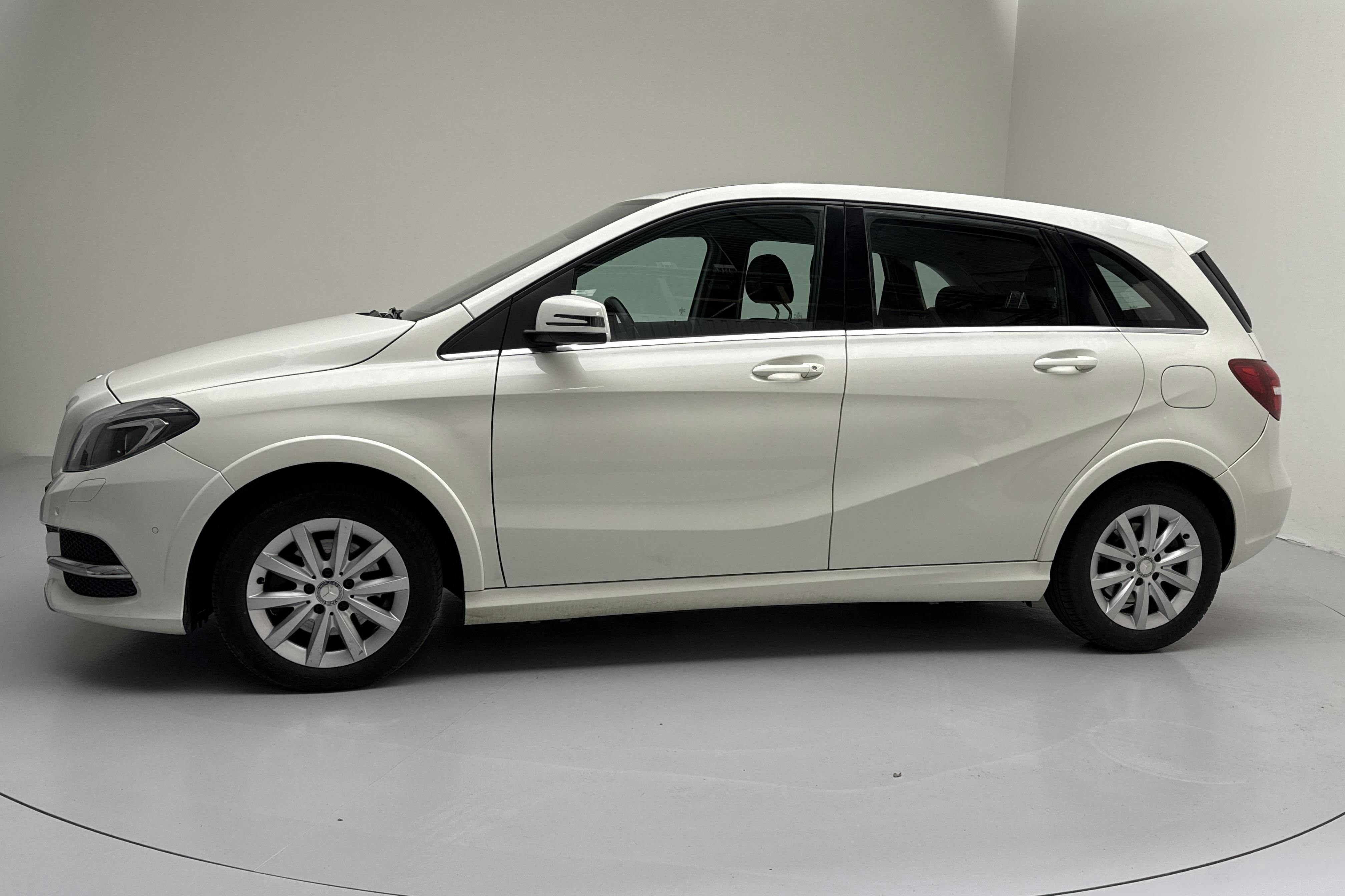 Mercedes B 200 c W242 (156hk) - 18 429 mil - Automat - vit - 2015