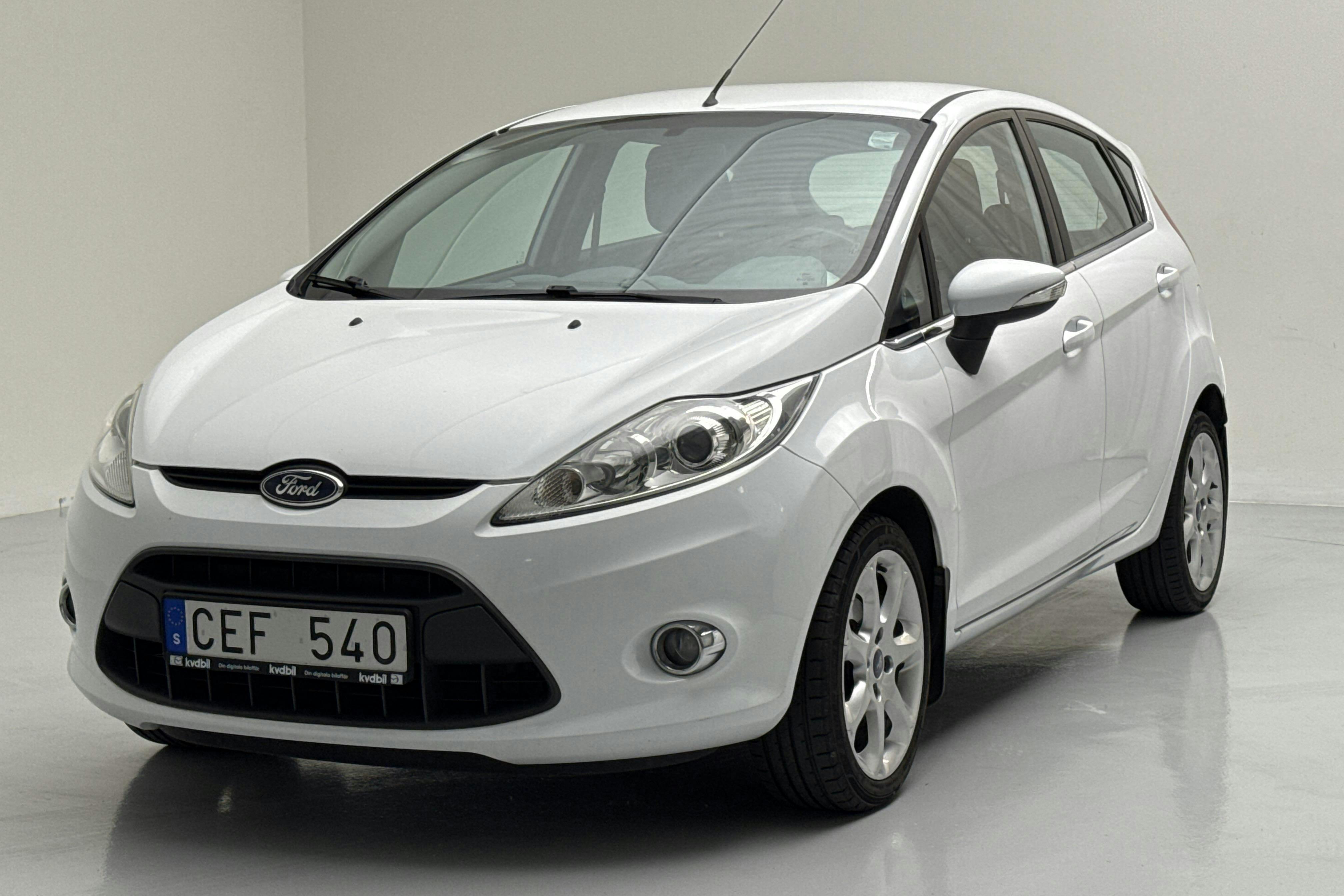 Ford Fiesta 1.25 5dr (82hk) - 71 750 km - Manualna - biały - 2011
