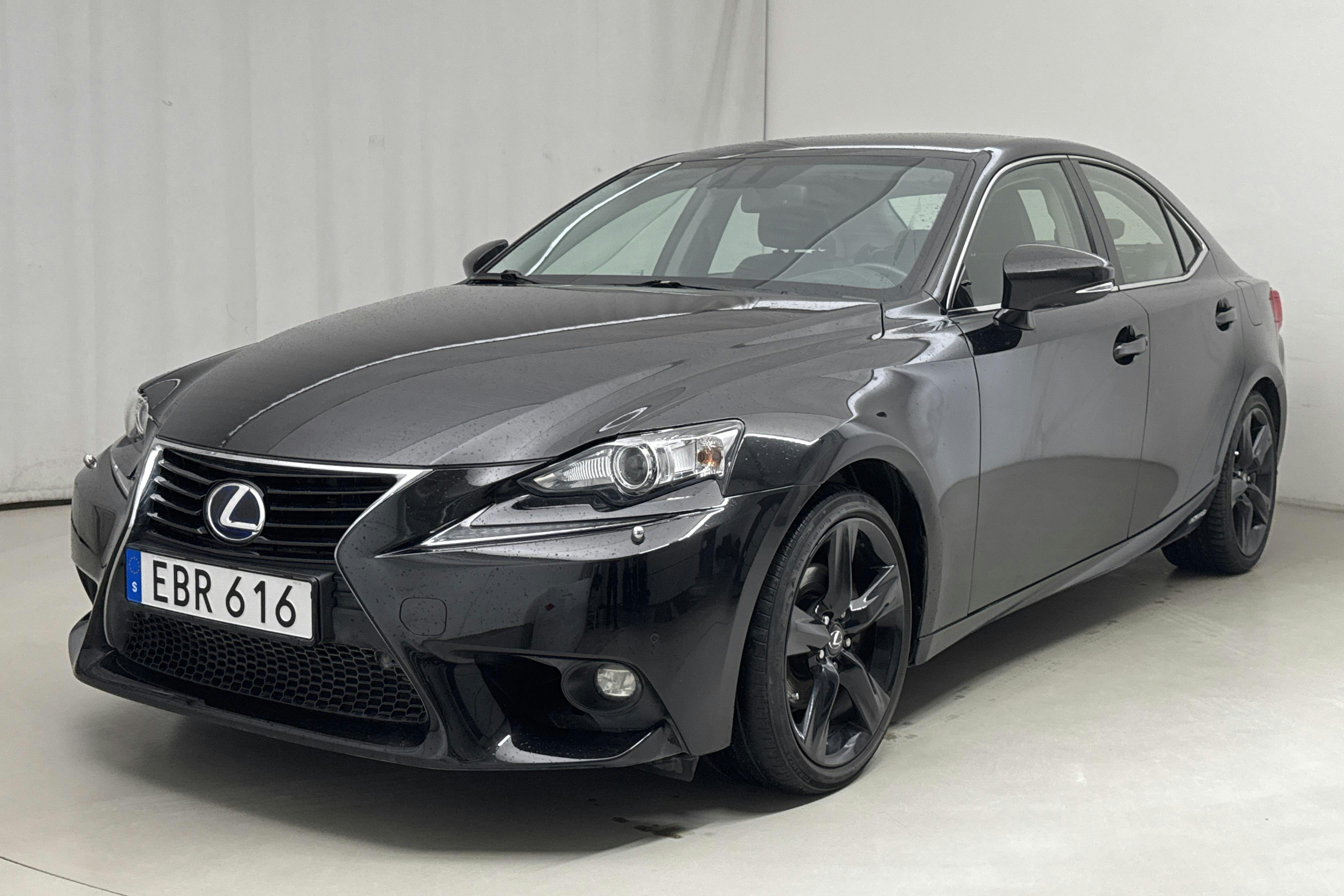 Lexus IS 300h (223hk) - 11 530 mil - Automat - svart - 2016