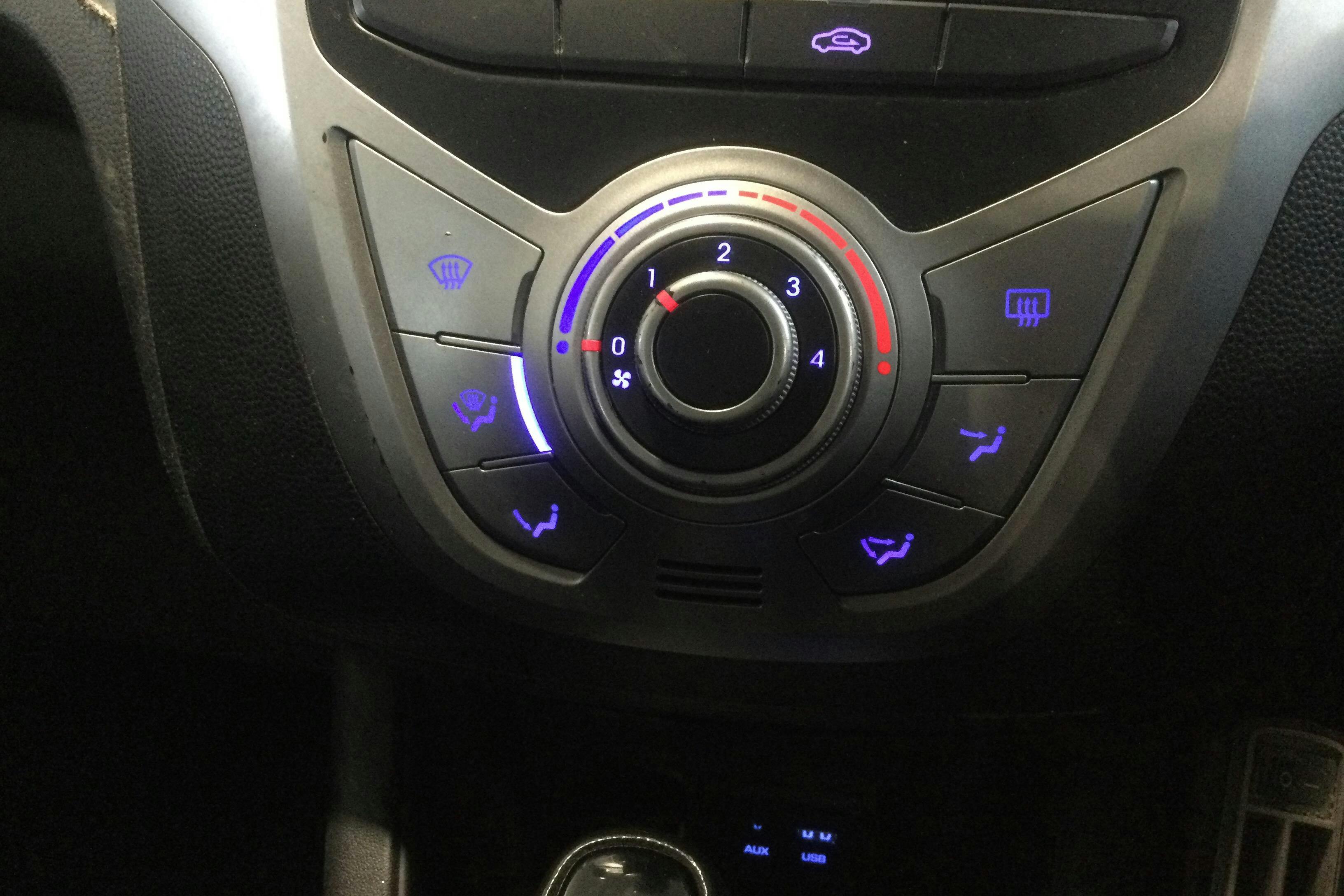 Hyundai ix20 1.6 (125hk) - 21 897 mil - Automat - vit - 2017