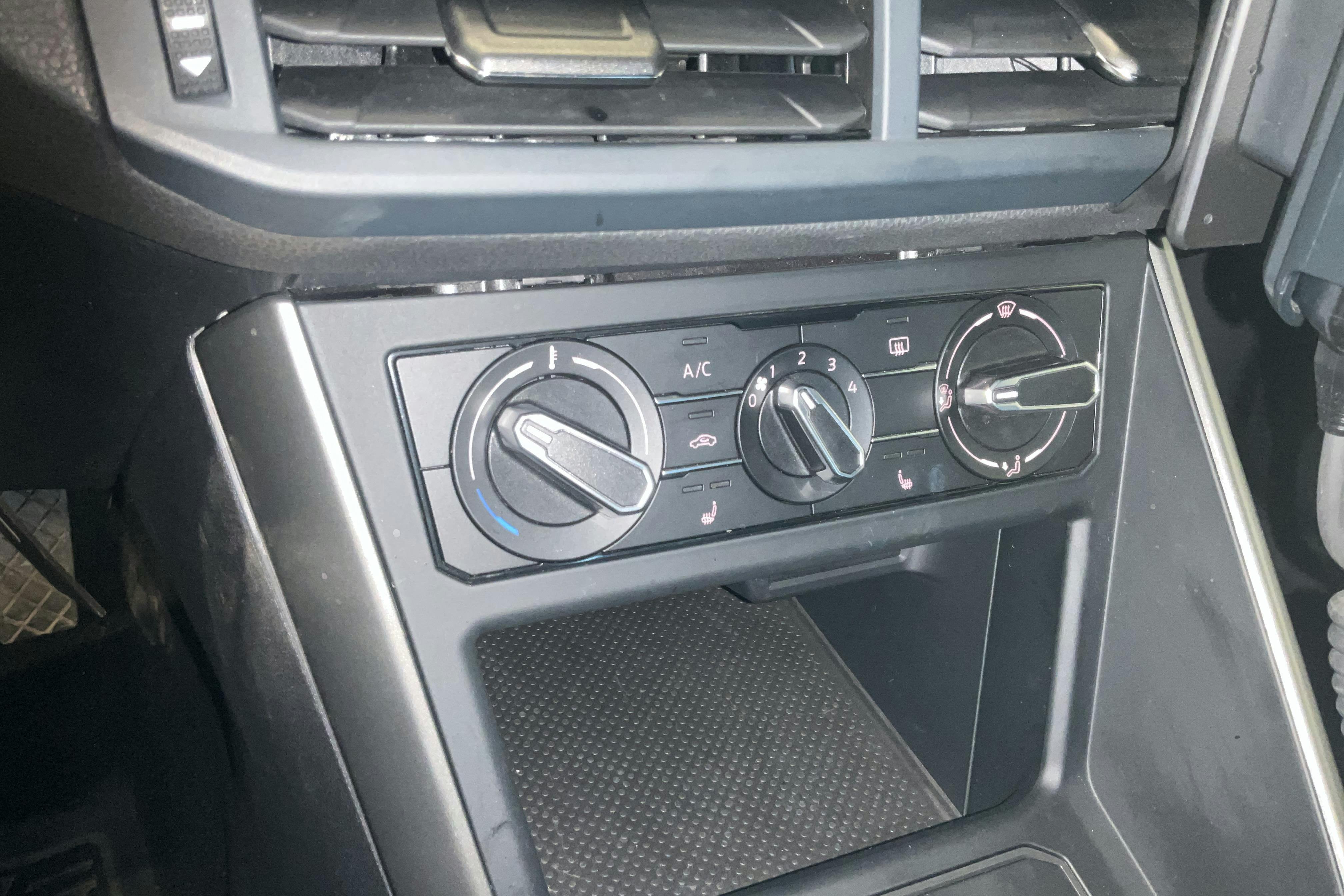 VW Polo 1.0 TGI 5dr (90hk) - 2 839 mil - Manuell - vit - 2020
