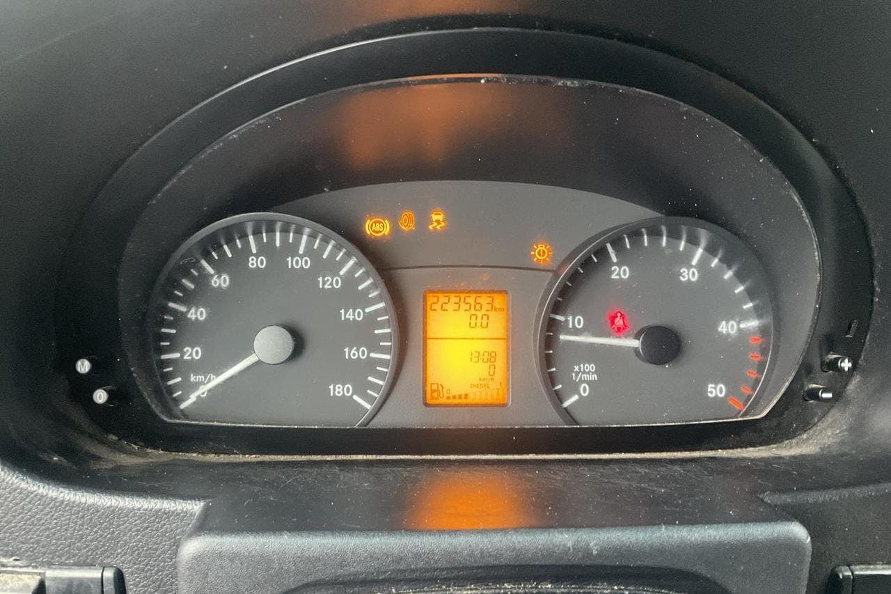 Mercedes Sprinter 313 CDI Pickup/Chassi (129hk) - 22 357 mil - Manuell - grå - 2014