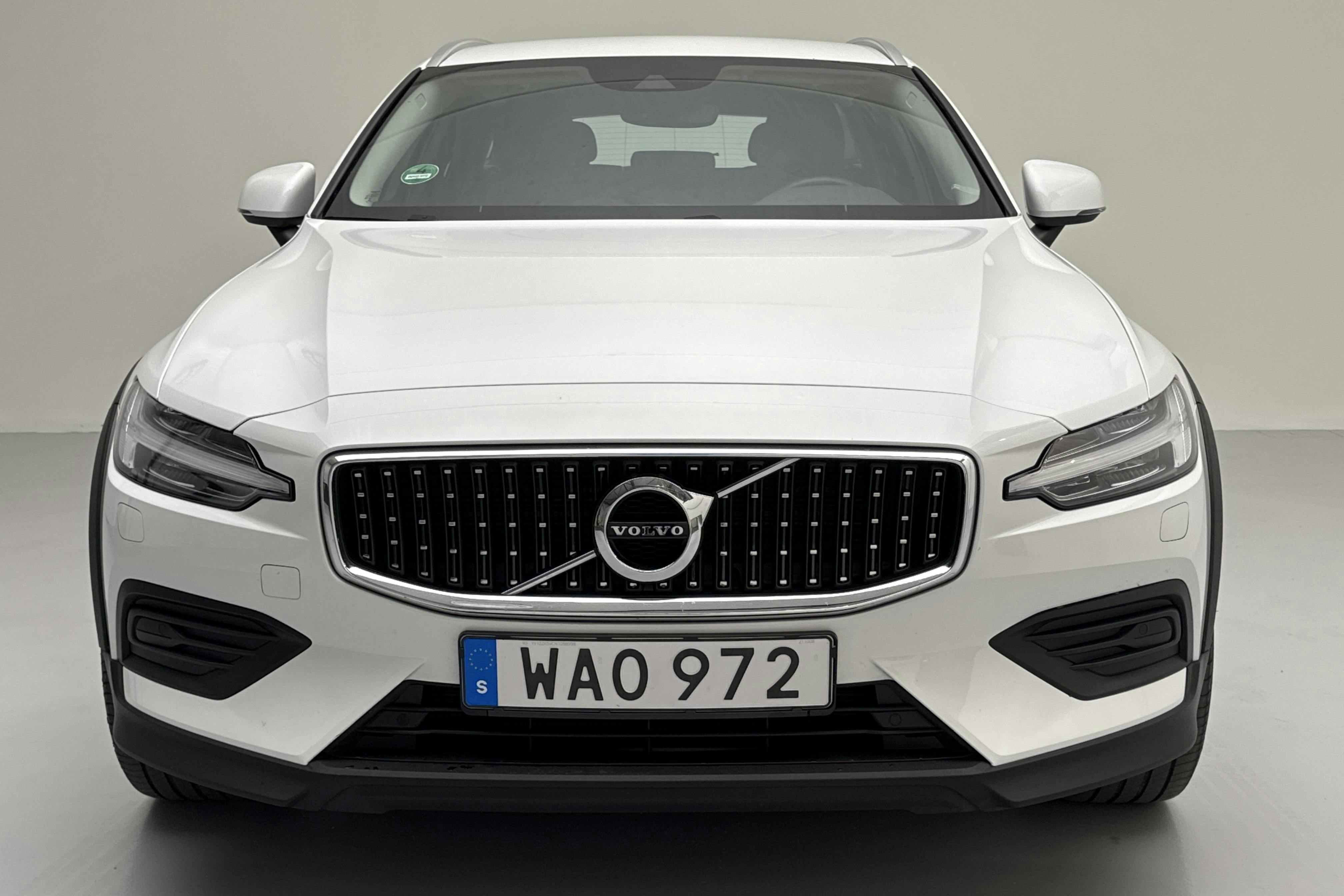 Volvo V60 B4 Cross Country AWD Mildhybrid, Diesel (197hk) - 5 088 mil - Automat - vit - 2022