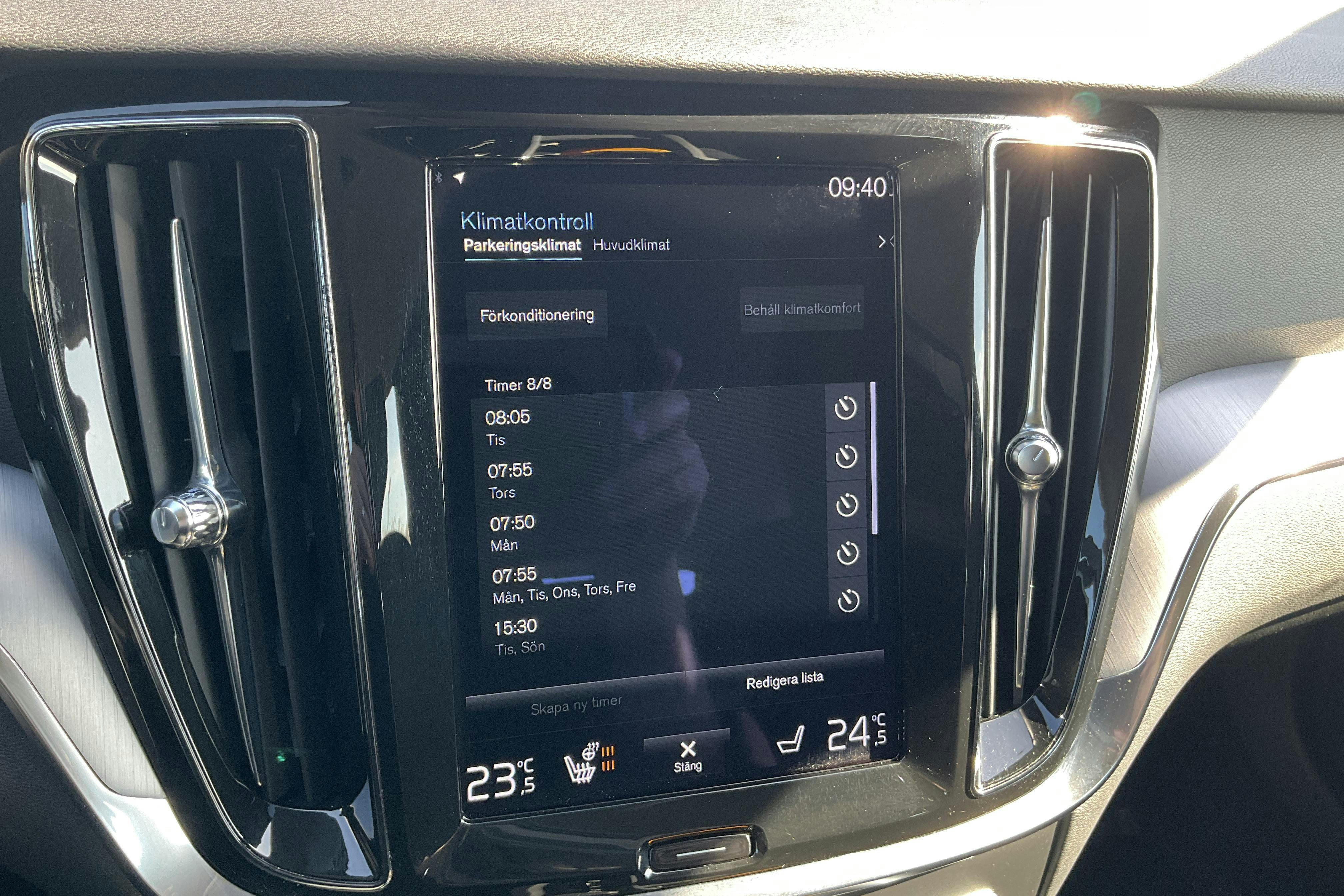 Volvo V60 B4 Cross Country AWD Mildhybrid, Diesel (197hk) - 5 088 mil - Automat - vit - 2022