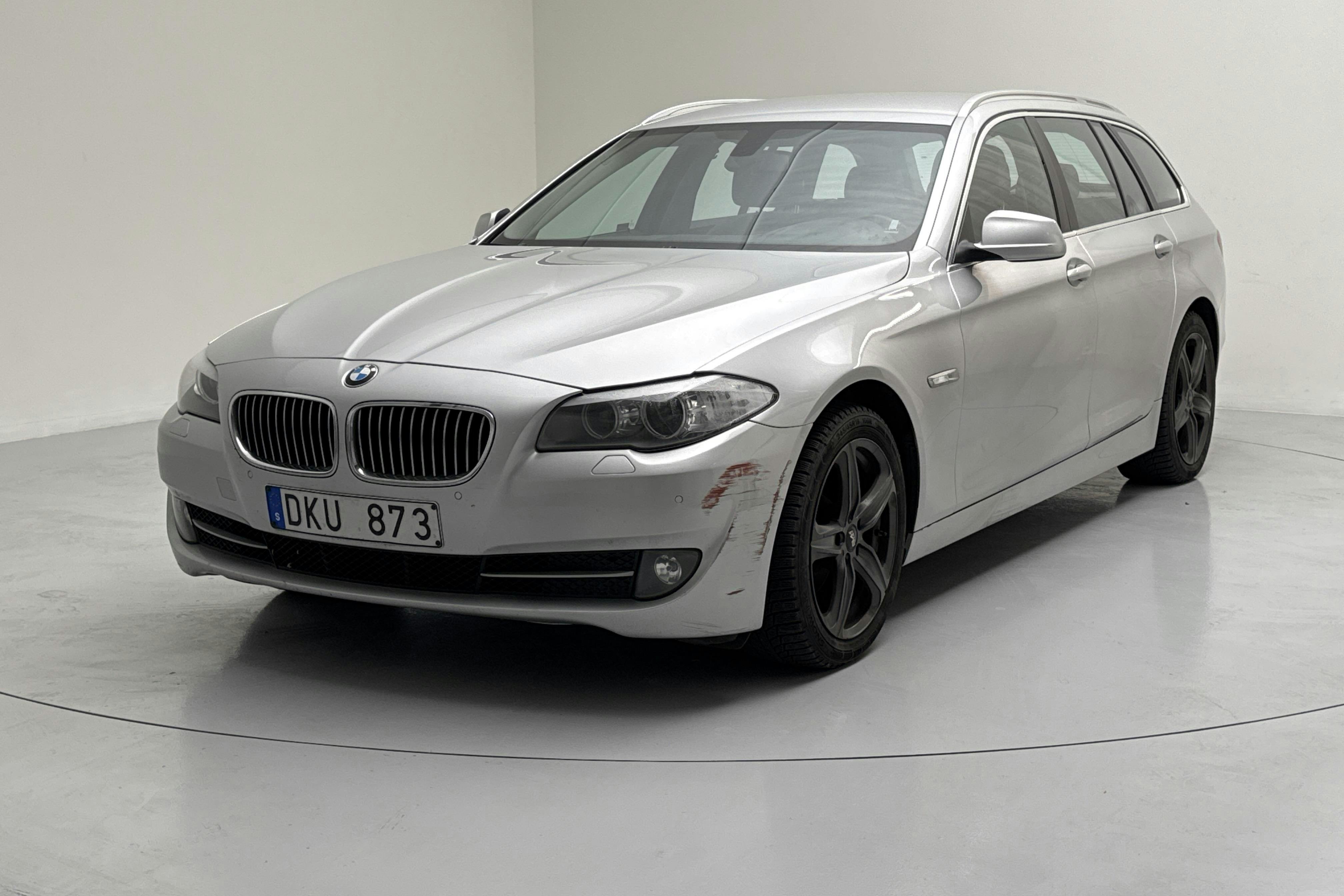 BMW 520d Touring, F11 (184hk) - 26 469 mil - Automat - Light Grey - 2013