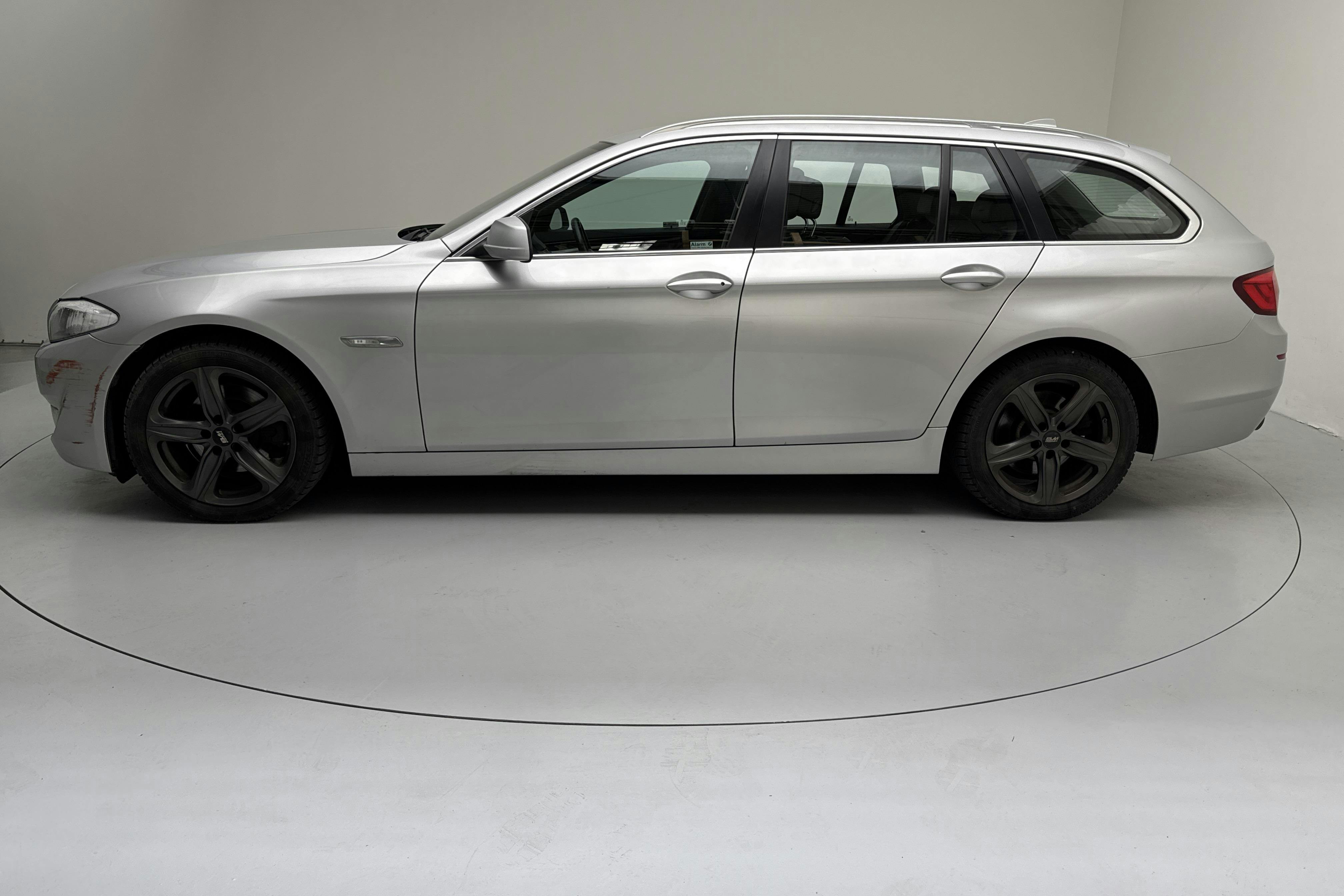BMW 520d Touring, F11 (184hk) - 264 690 km - Automatic - Light Grey - 2013