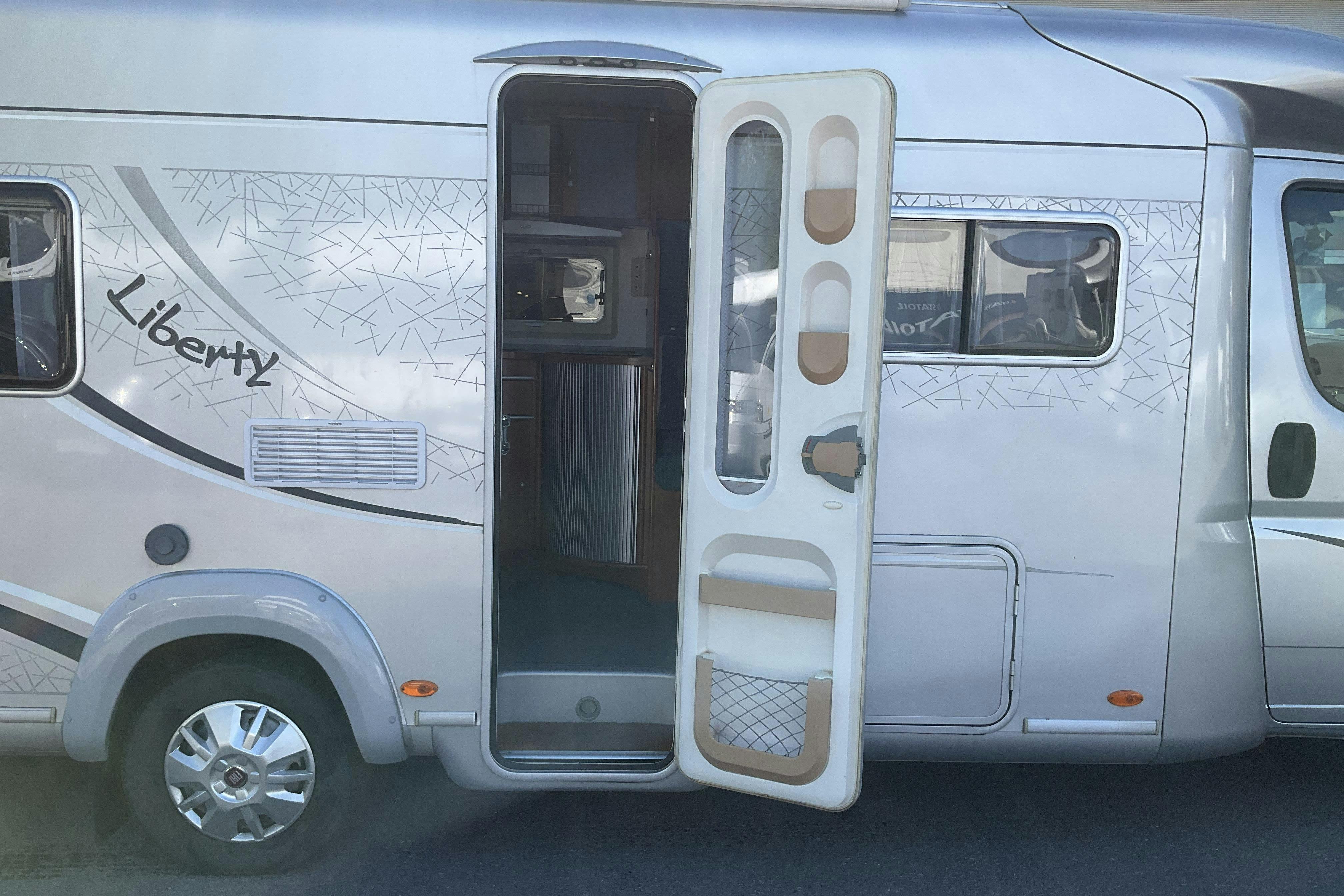 FIAT LMC Liberty Finish TI  6850 Husbil - 9 745 mil - Manuell - silver - 2007