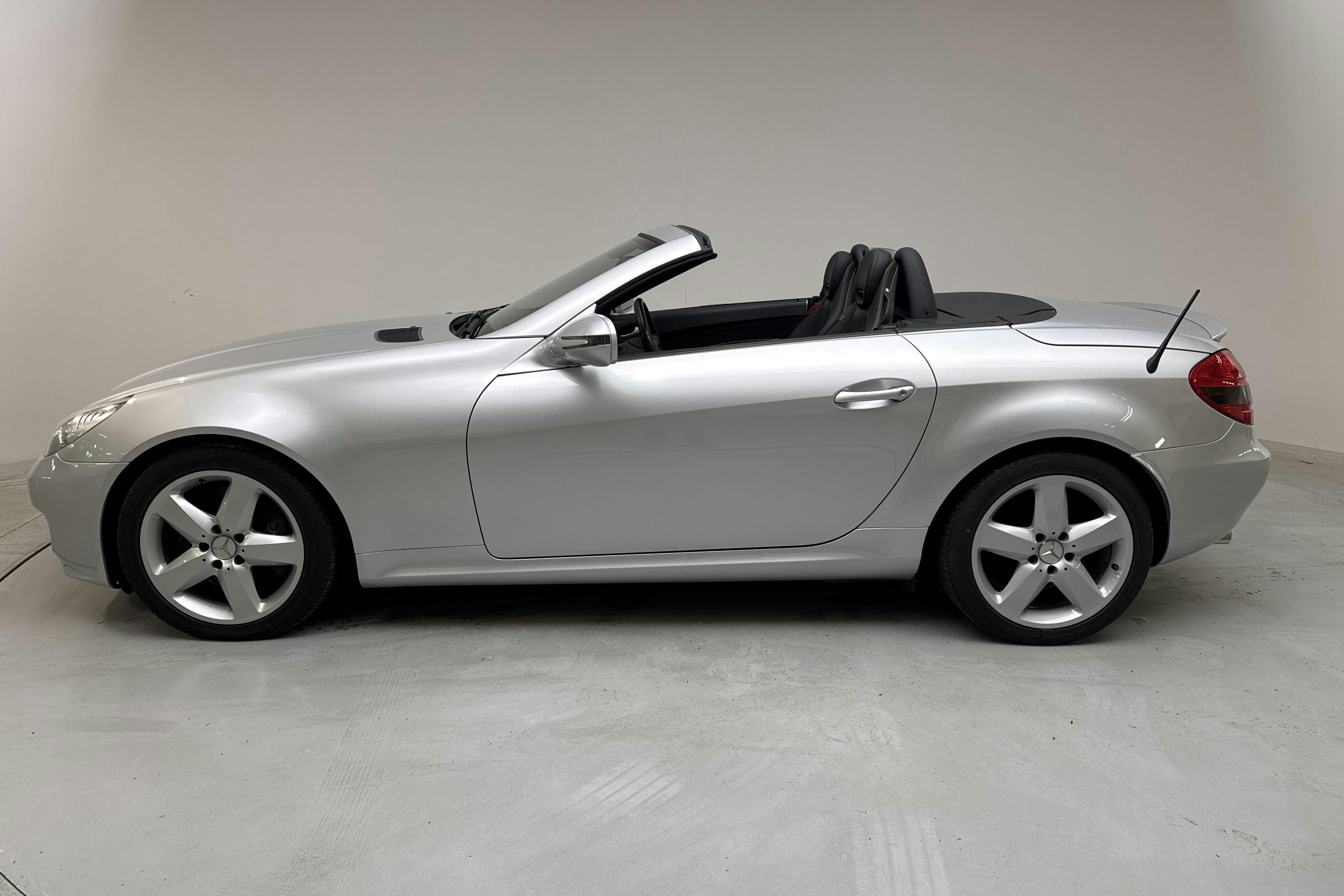 Mercedes SLK 350 Sport R171 (305hk) - 10 354 mil - Automat - silver - 2009
