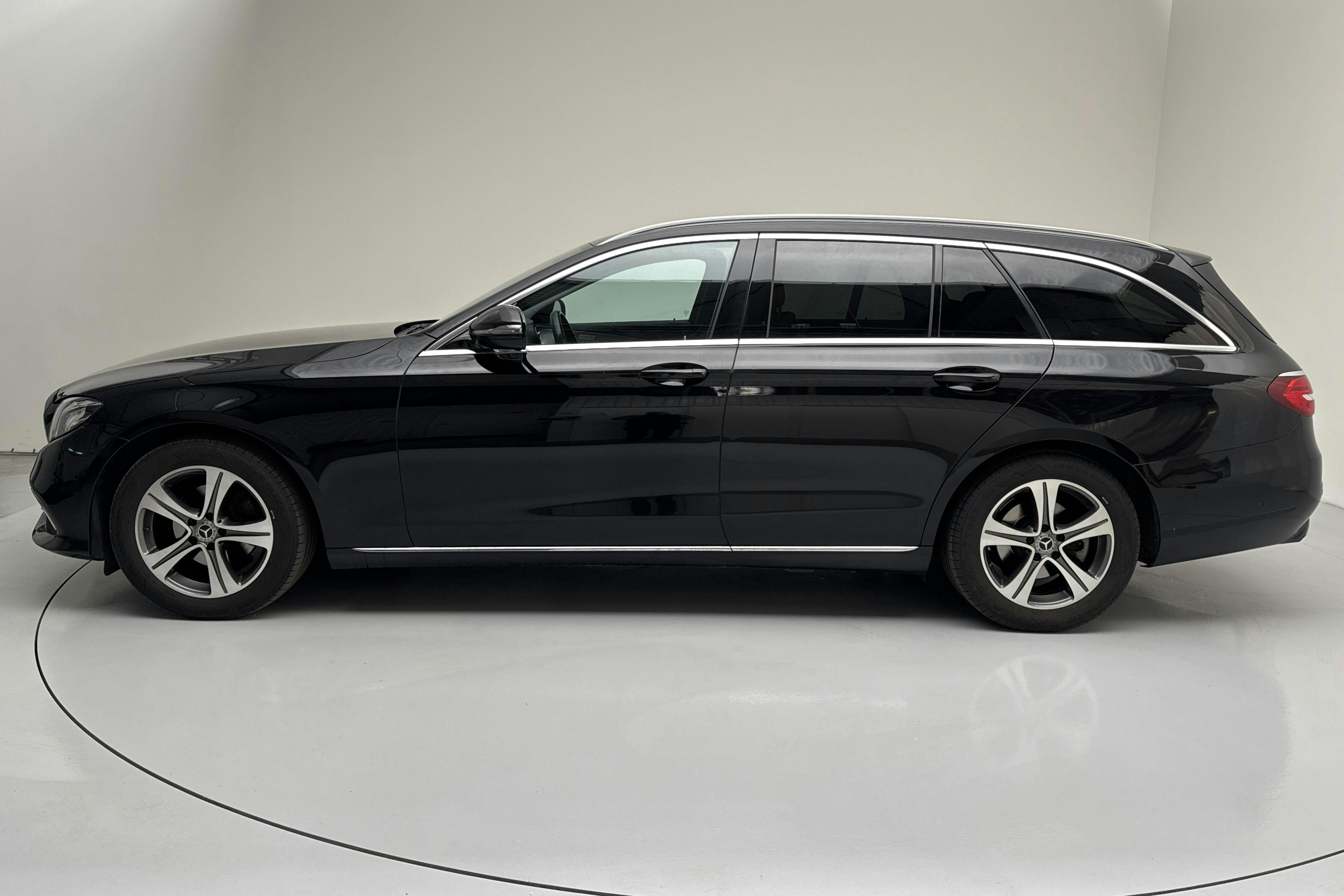 Mercedes E 200 d Kombi S213 (150hk) - 21 597 mil - Automat - svart - 2019