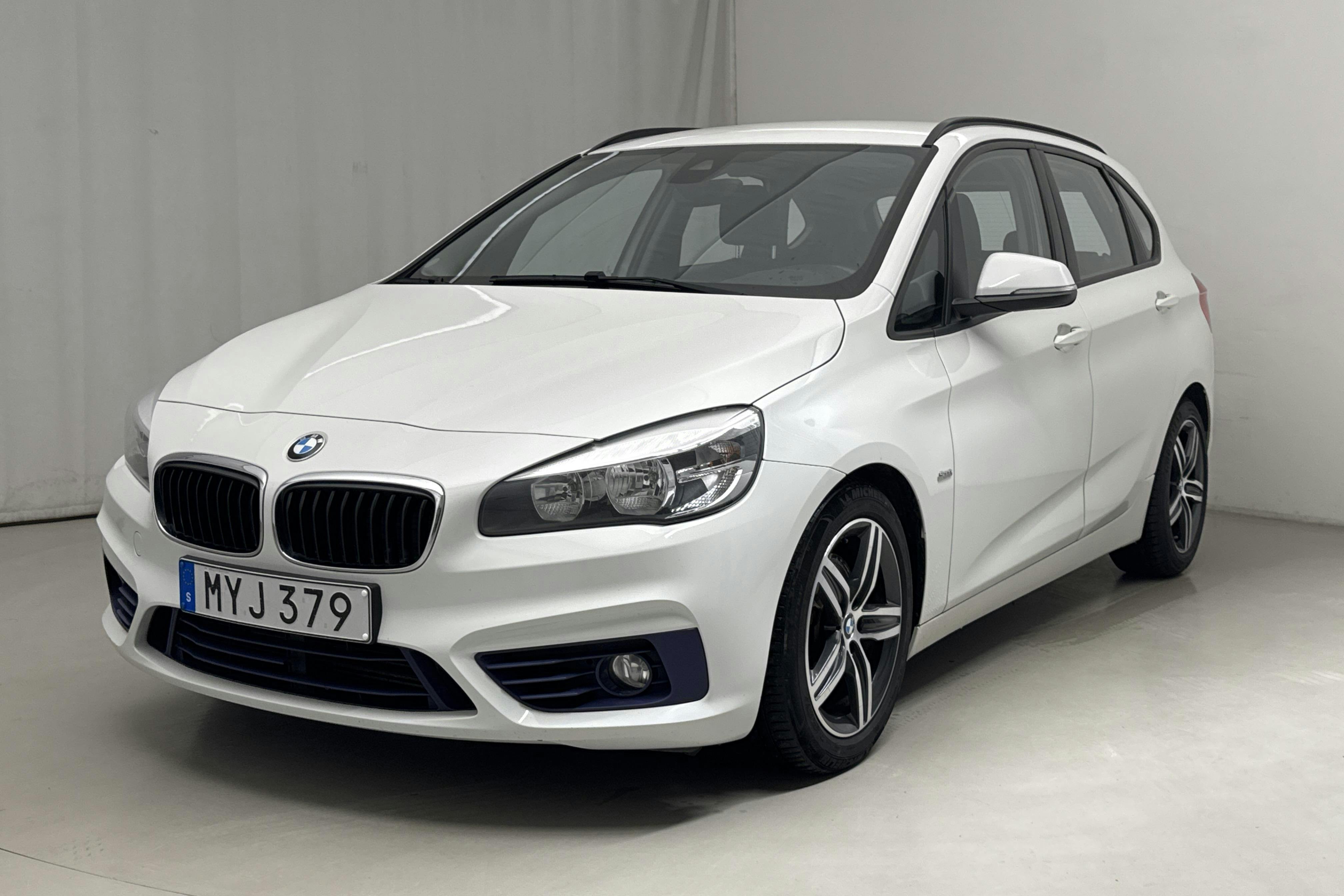 BMW 220d Active Tourer, F45 (190hk) - 211 520 km - Automatyczna - biały - 2016