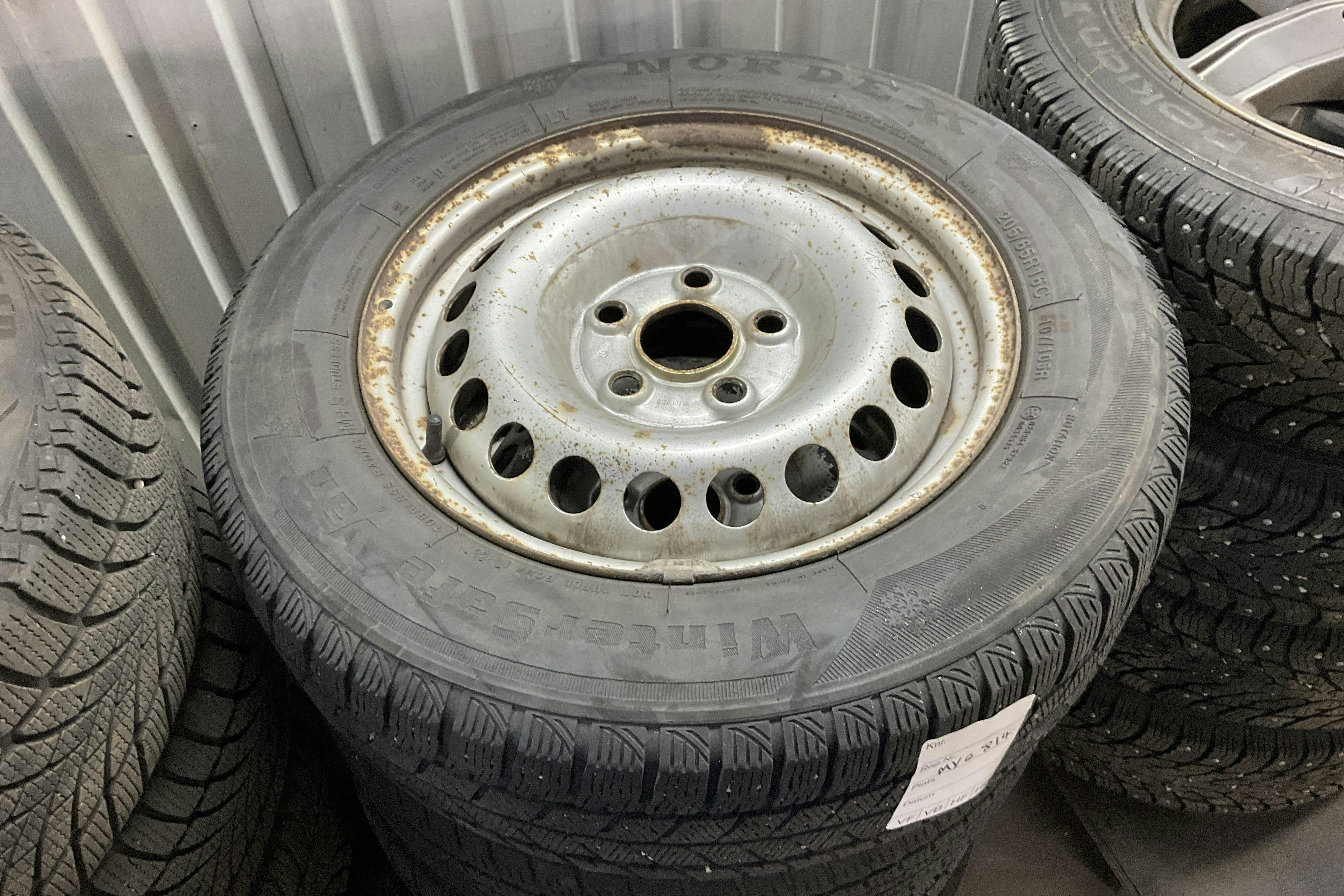 VW Transporter T6 2.0 TDI BMT Skåp (102hk) - 15 766 mil - Manuell - röd - 2016