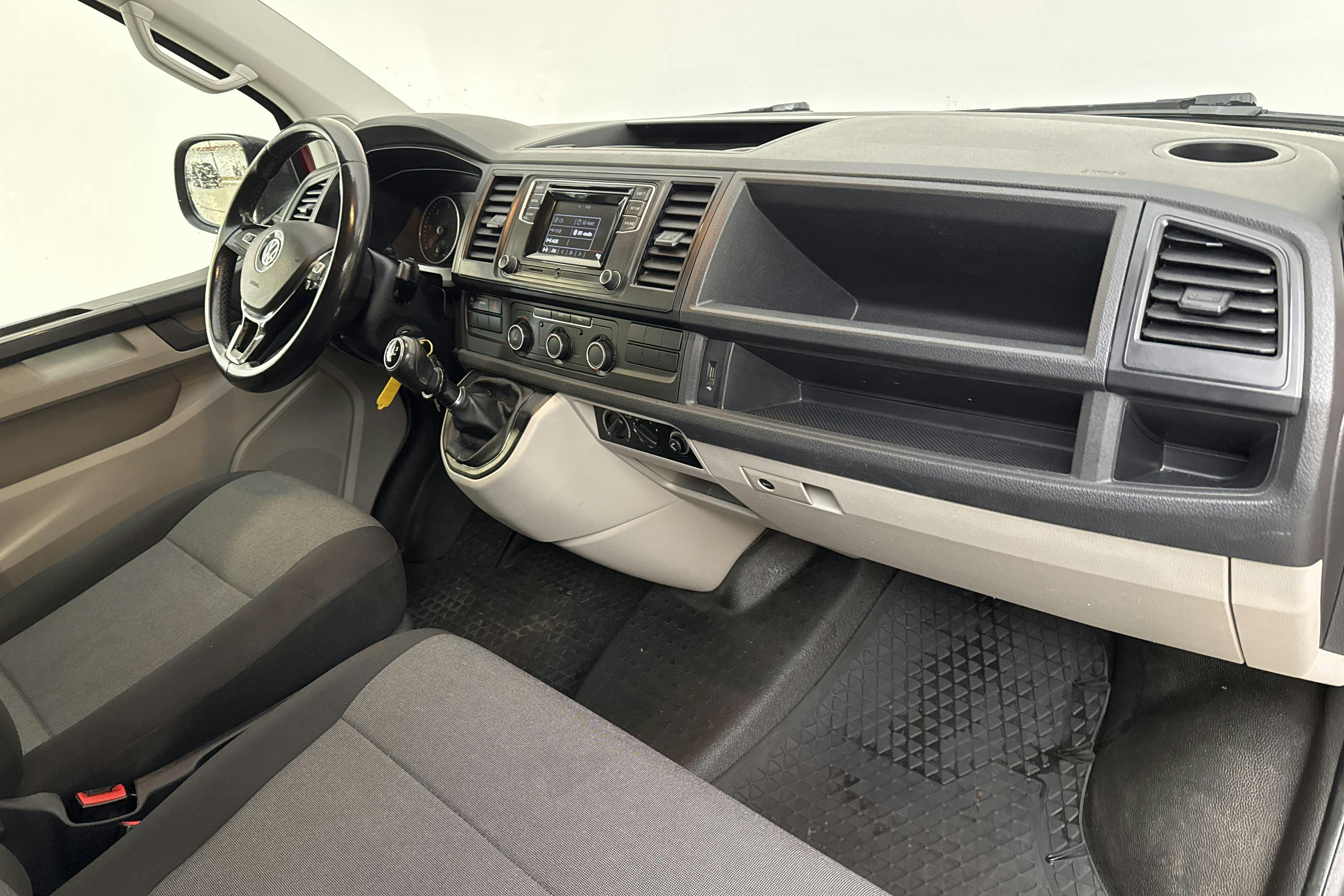 VW Transporter T6 2.0 TDI BMT Skåp (102hk) - 15 766 mil - Manuell - röd - 2016