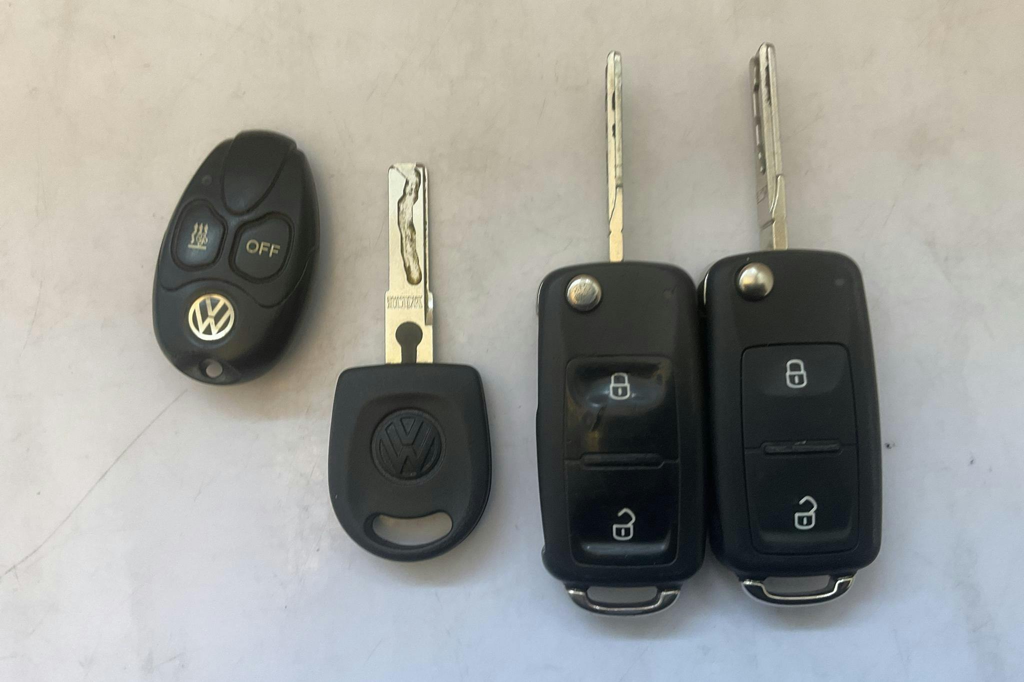 VW Transporter T6 2.0 TDI BMT Skåp (102hk) - 15 766 mil - Manuell - röd - 2016