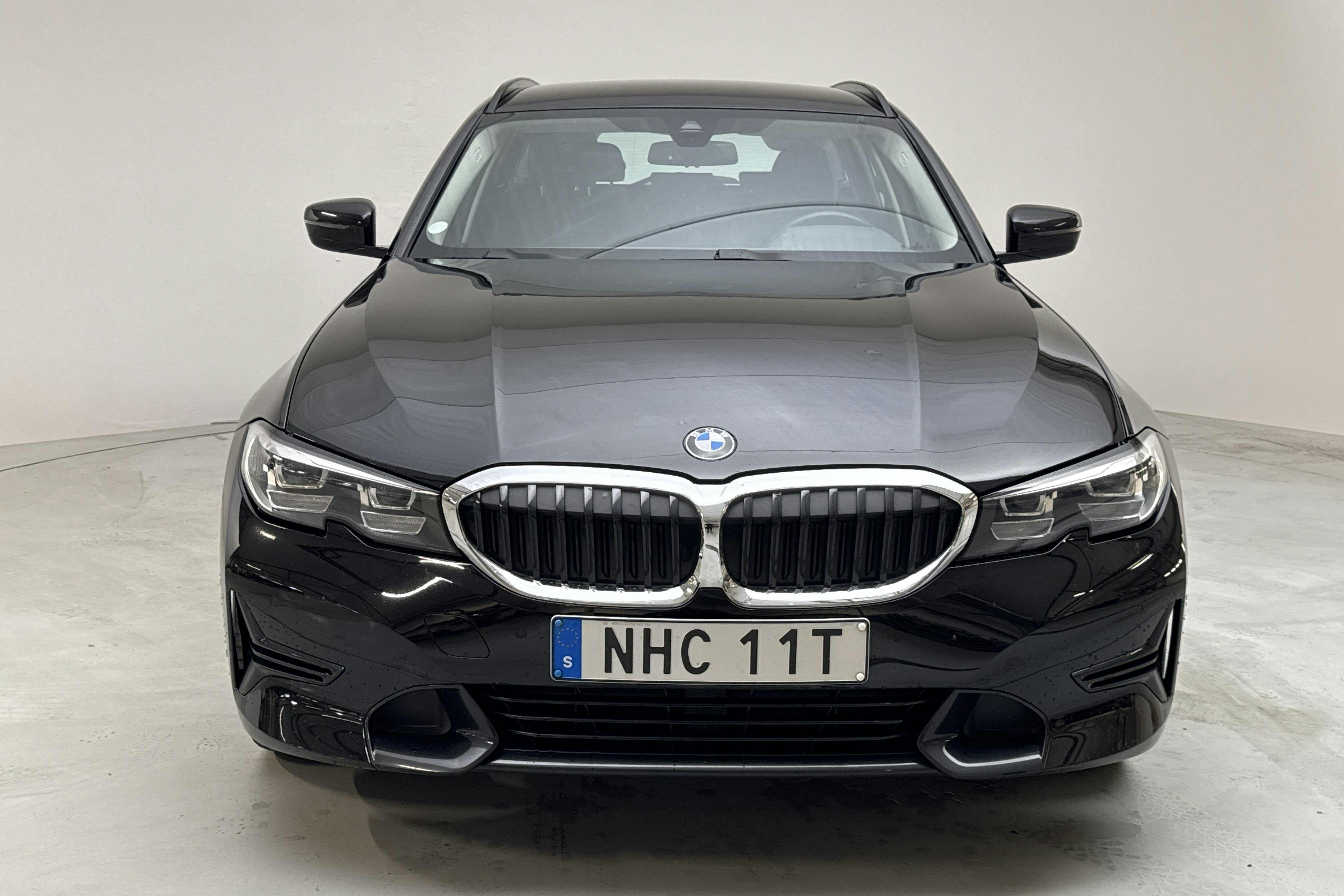 BMW 320d xDrive Touring, G21 (190hk+11hk) - 8 692 mil - Automat - svart - 2022