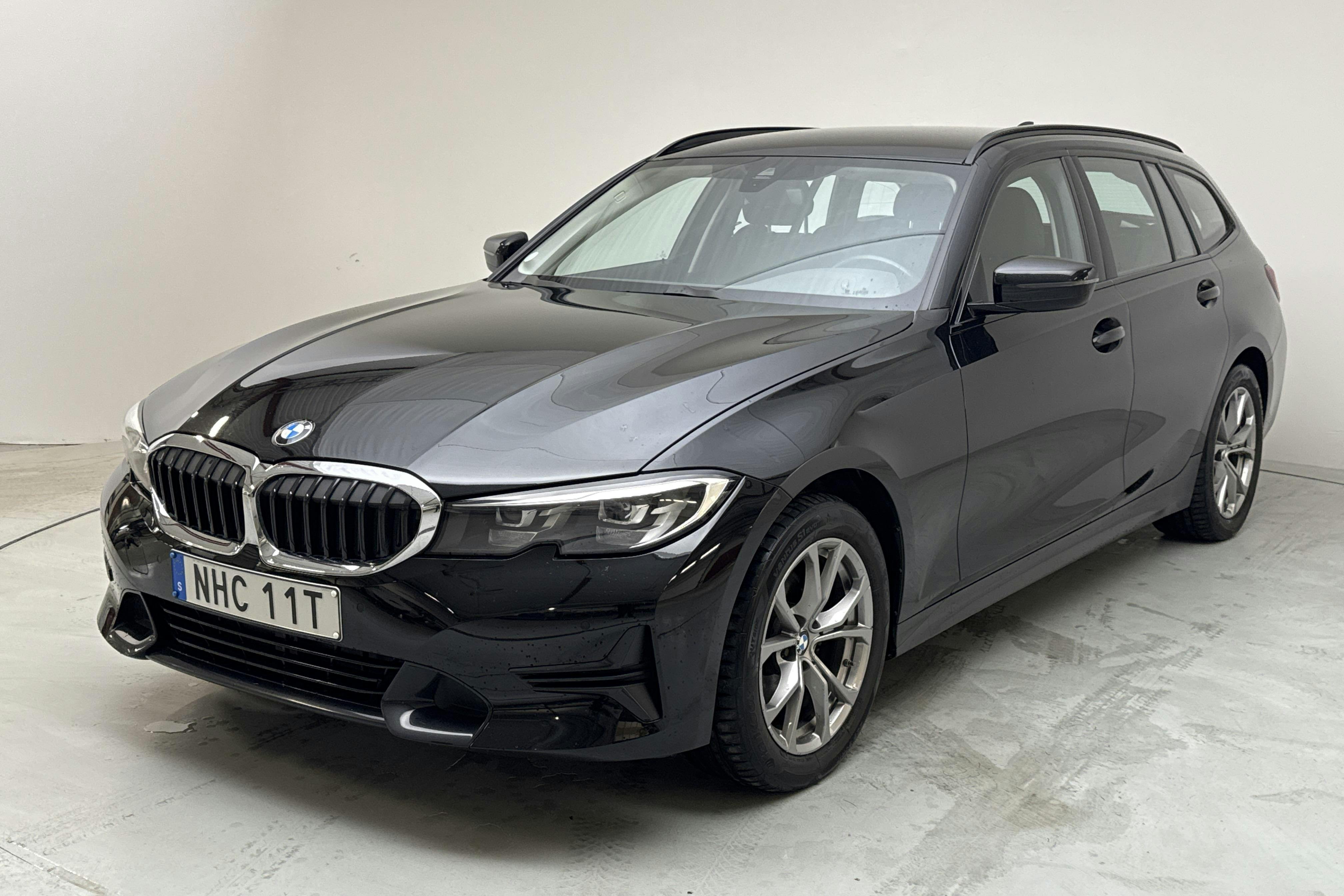 BMW 320d xDrive Touring, G21 (190hk+11hk) - 8 692 mil - Automat - svart - 2022