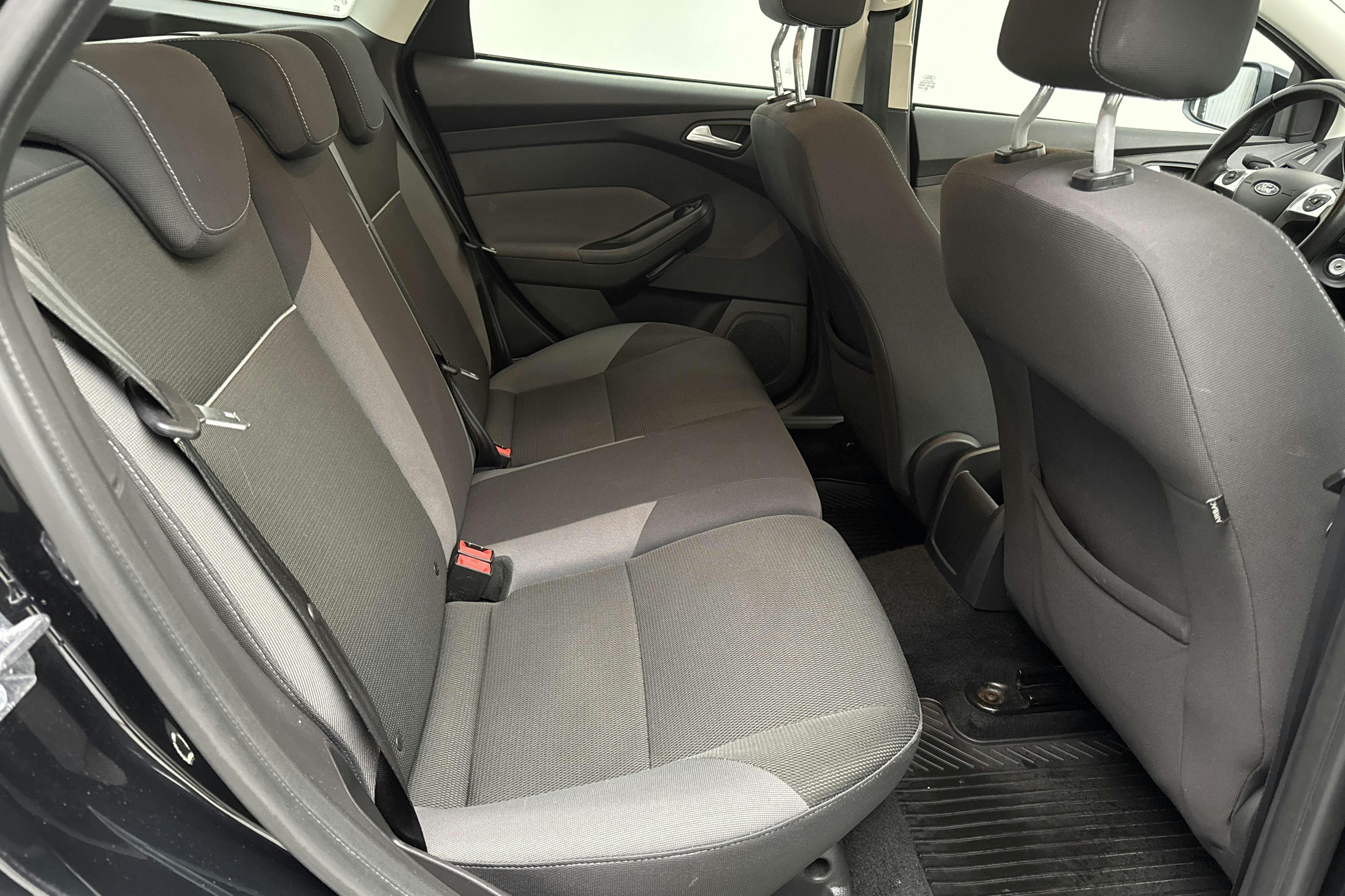 Ford Focus 1.6 TDCi ECOnetic Kombi (105hk) - 10 616 mil - Manuell - svart - 2014
