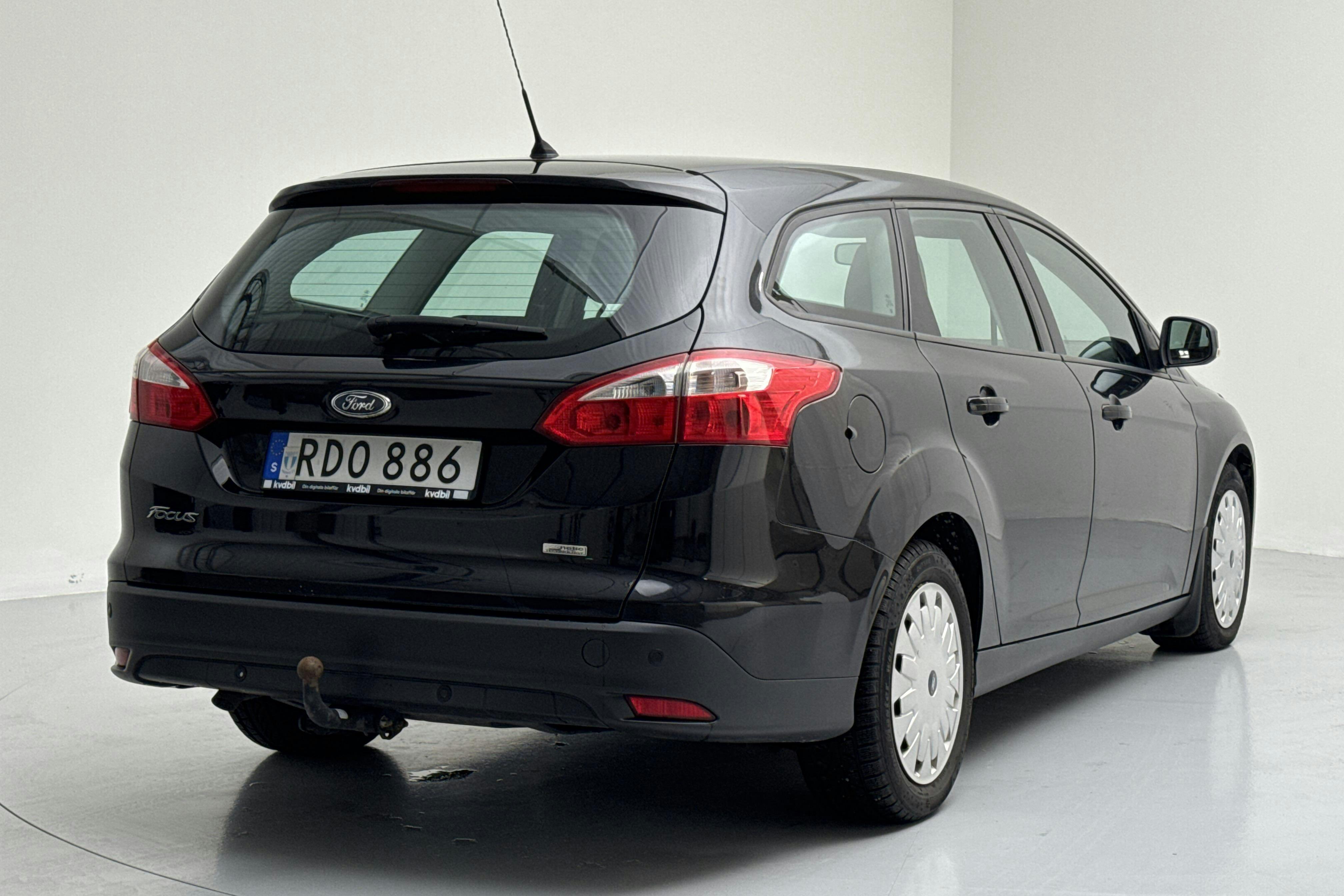 Ford Focus 1.6 TDCi ECOnetic Kombi (105hk) - 10 616 mil - Manuell - svart - 2014