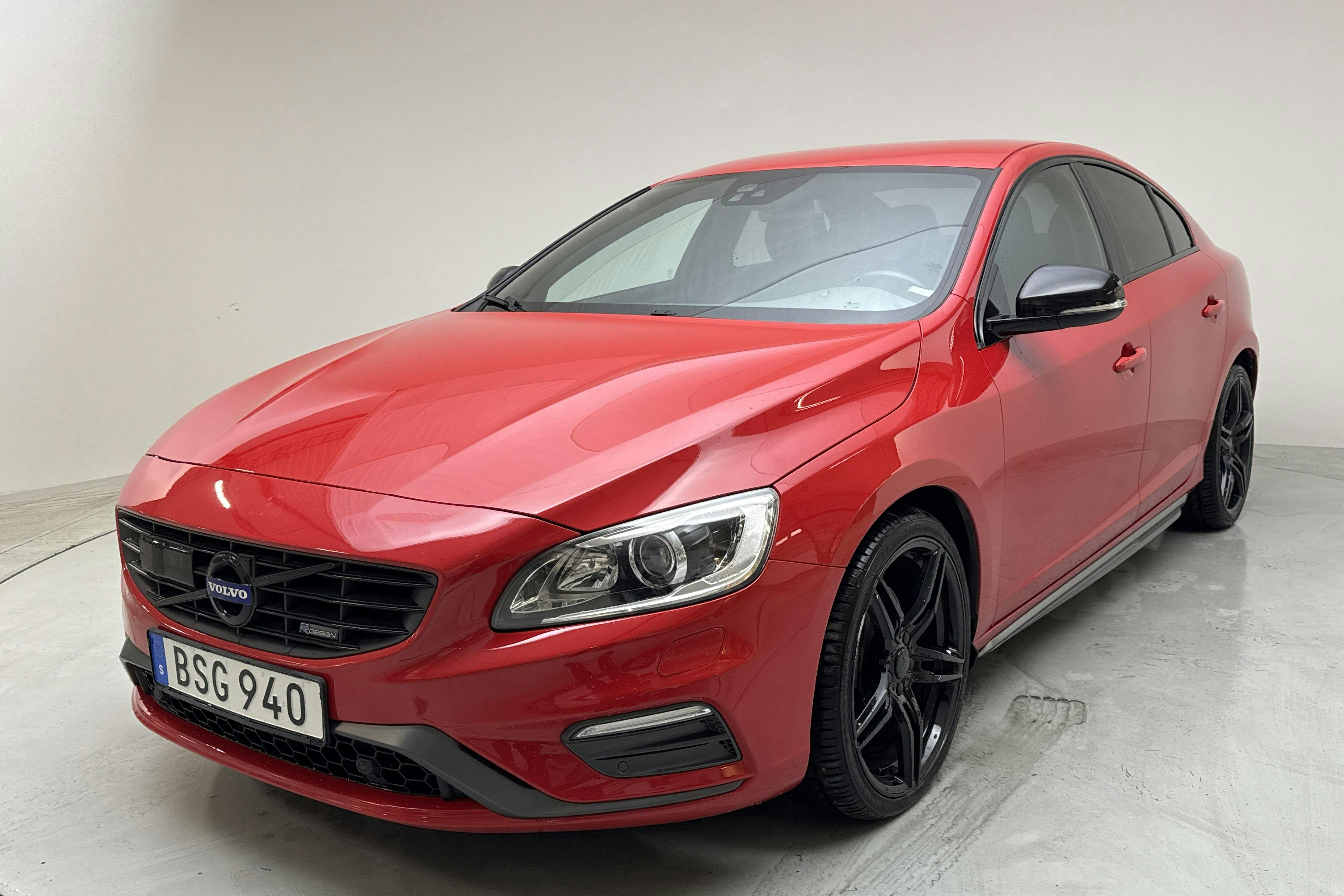 Volvo S60 T6 AWD Black R (329hk) - 150 410 km - Automatyczna - czerwony - 2014