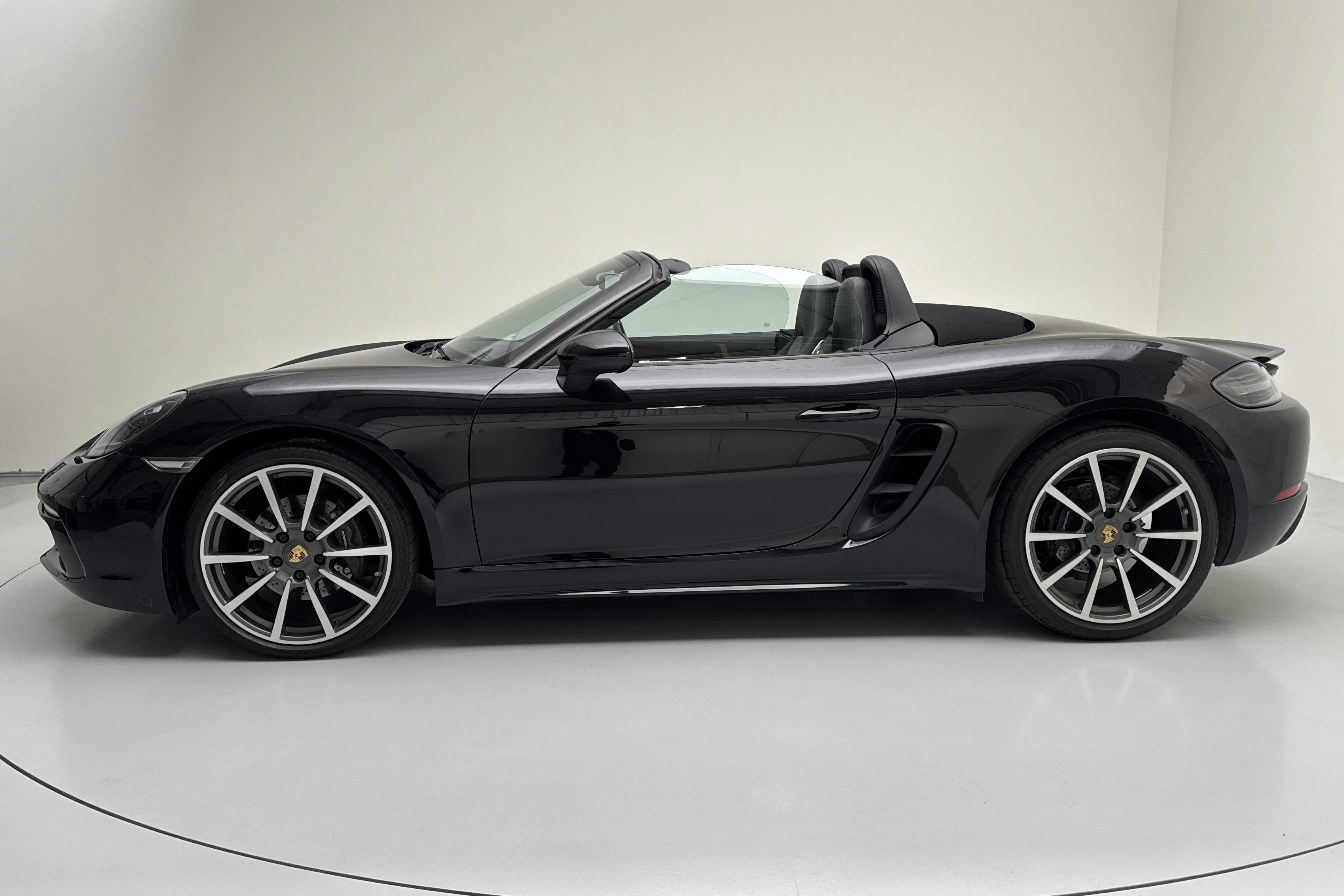 Porsche 718 Boxster (300hk) - 5 641 mil - Manuell - svart - 2018