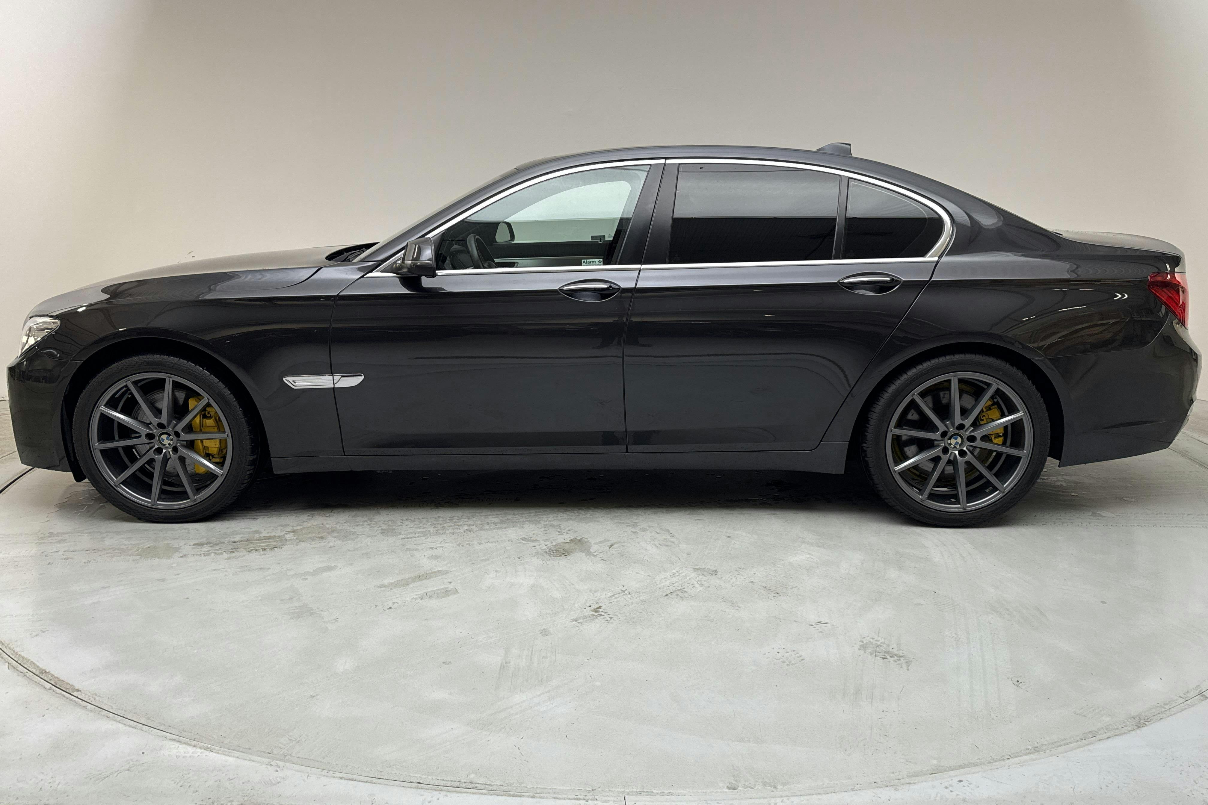 BMW 750d xDrive Sedan, F01 (381hk) - 17 794 mil - Automat - grå - 2013