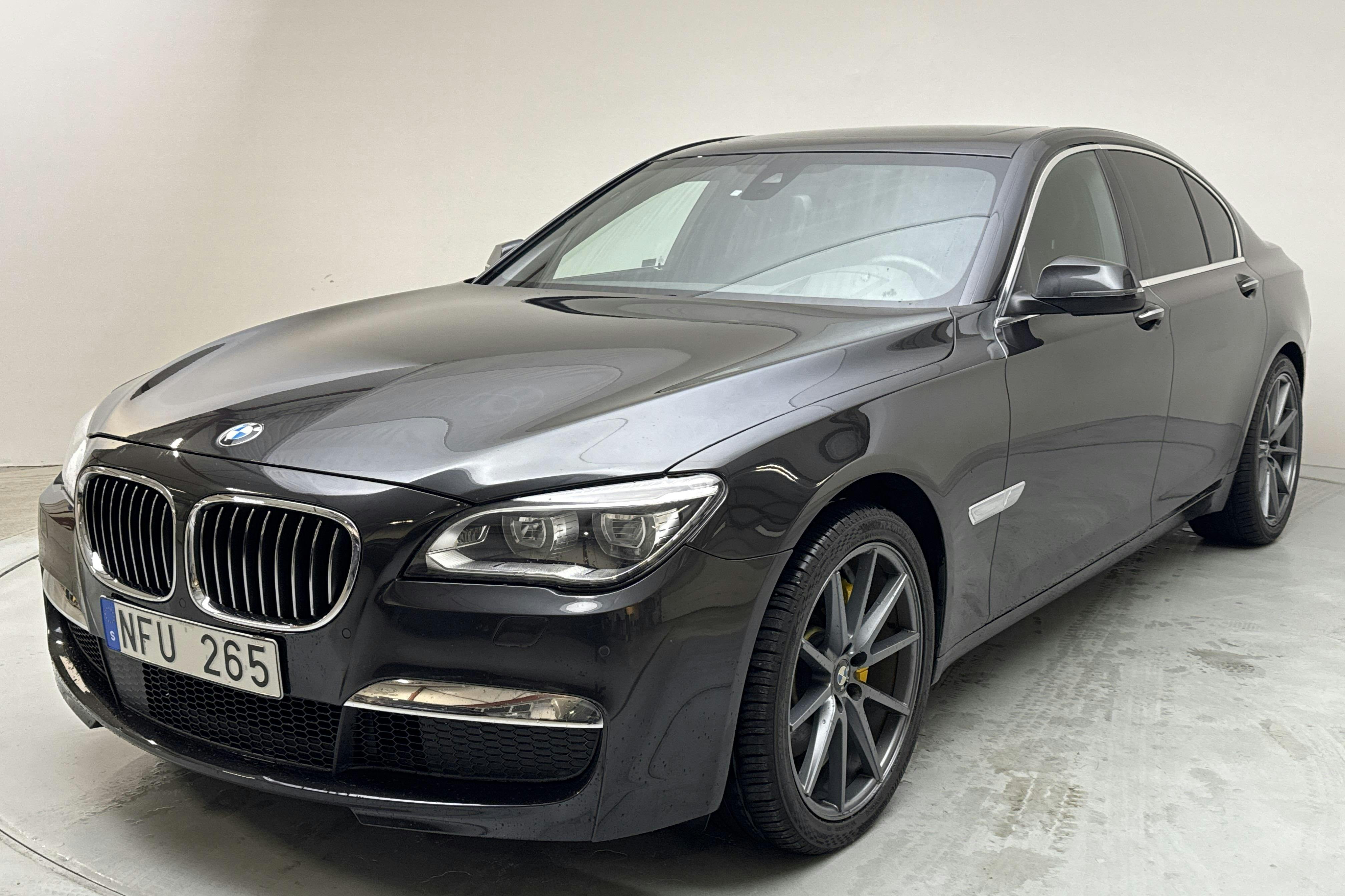 BMW 750d xDrive Sedan, F01 (381hk) - 177 940 km - Automaatne - hall - 2013