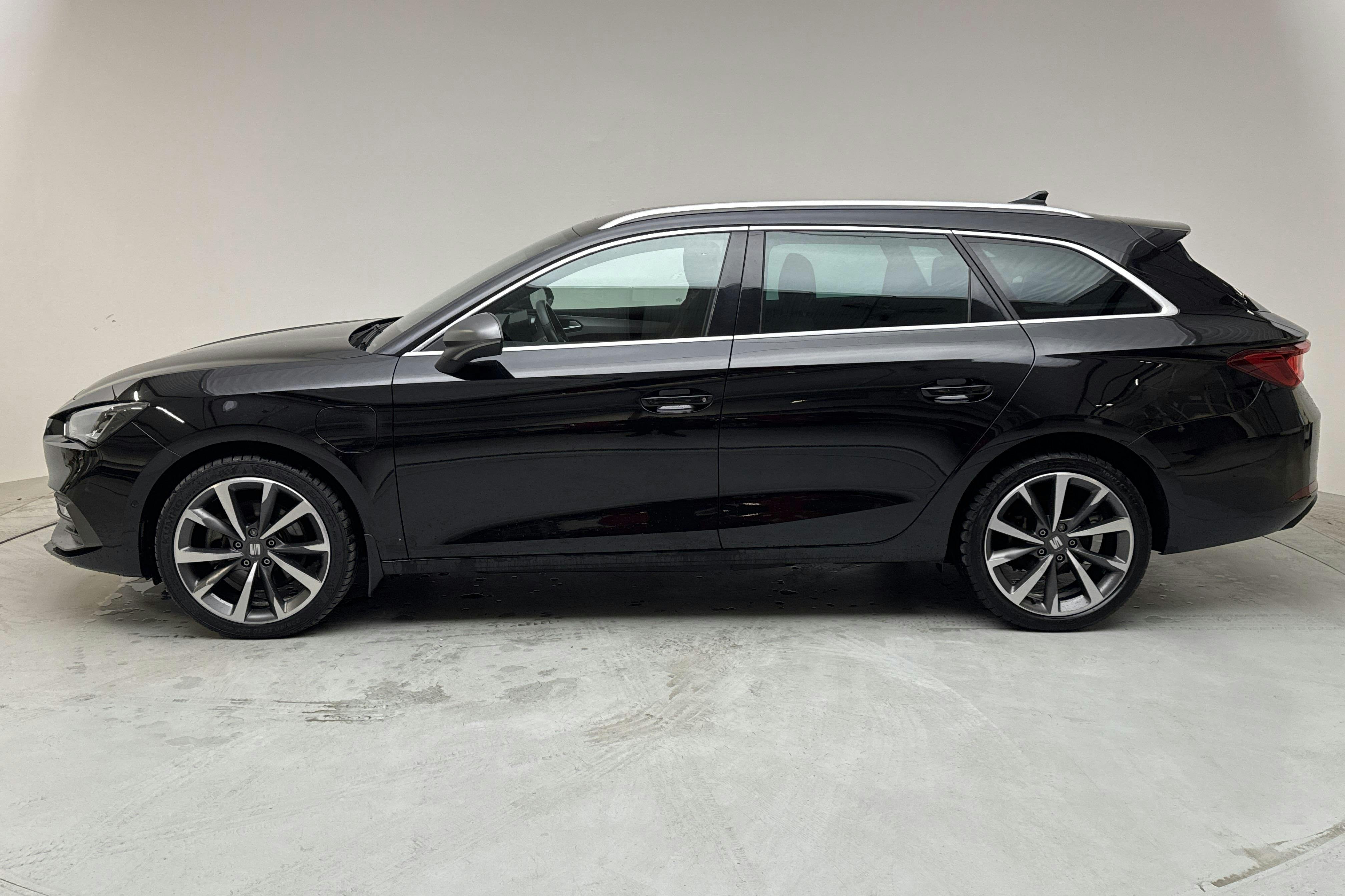 Seat Leon 1.4 e-Hybrid Plug-in Sportstourer (204hk) - 53 020 km - Automatic - black - 2021