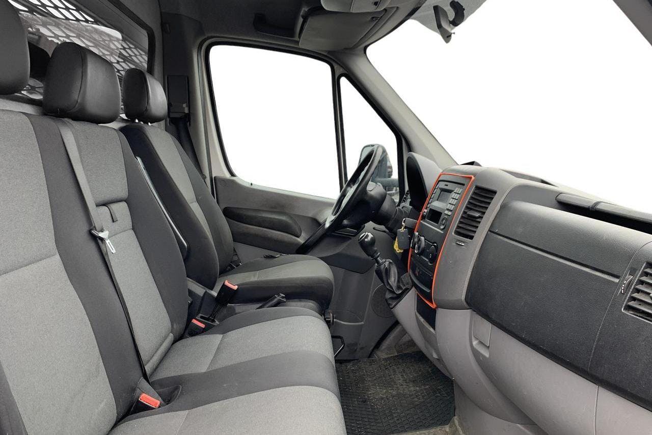 VW Crafter 35 2.0 TDI Flak (163hk) - 43 619 mil - Manuell - vit - 2015