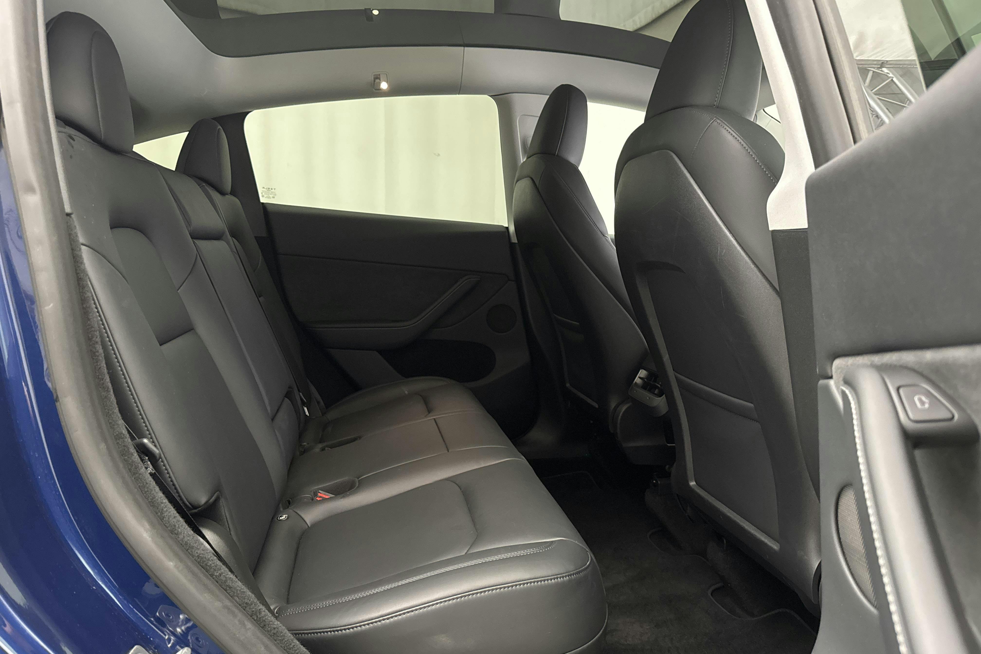 Tesla Model Y Performance Dual Motor AWD - 4 229 mil - Automat - blå - 2024