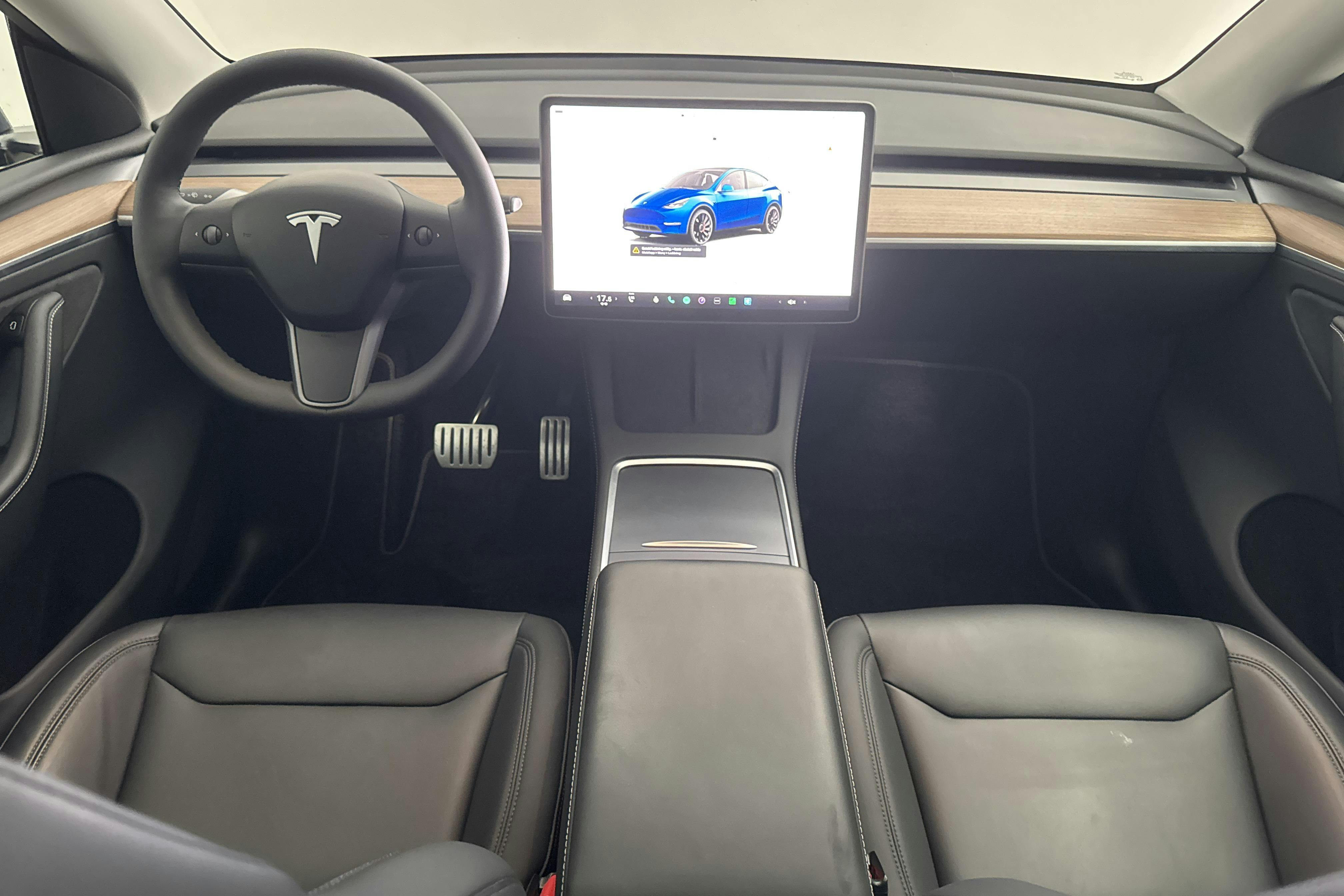 Tesla Model Y Performance Dual Motor AWD - 4 229 mil - Automat - blå - 2024