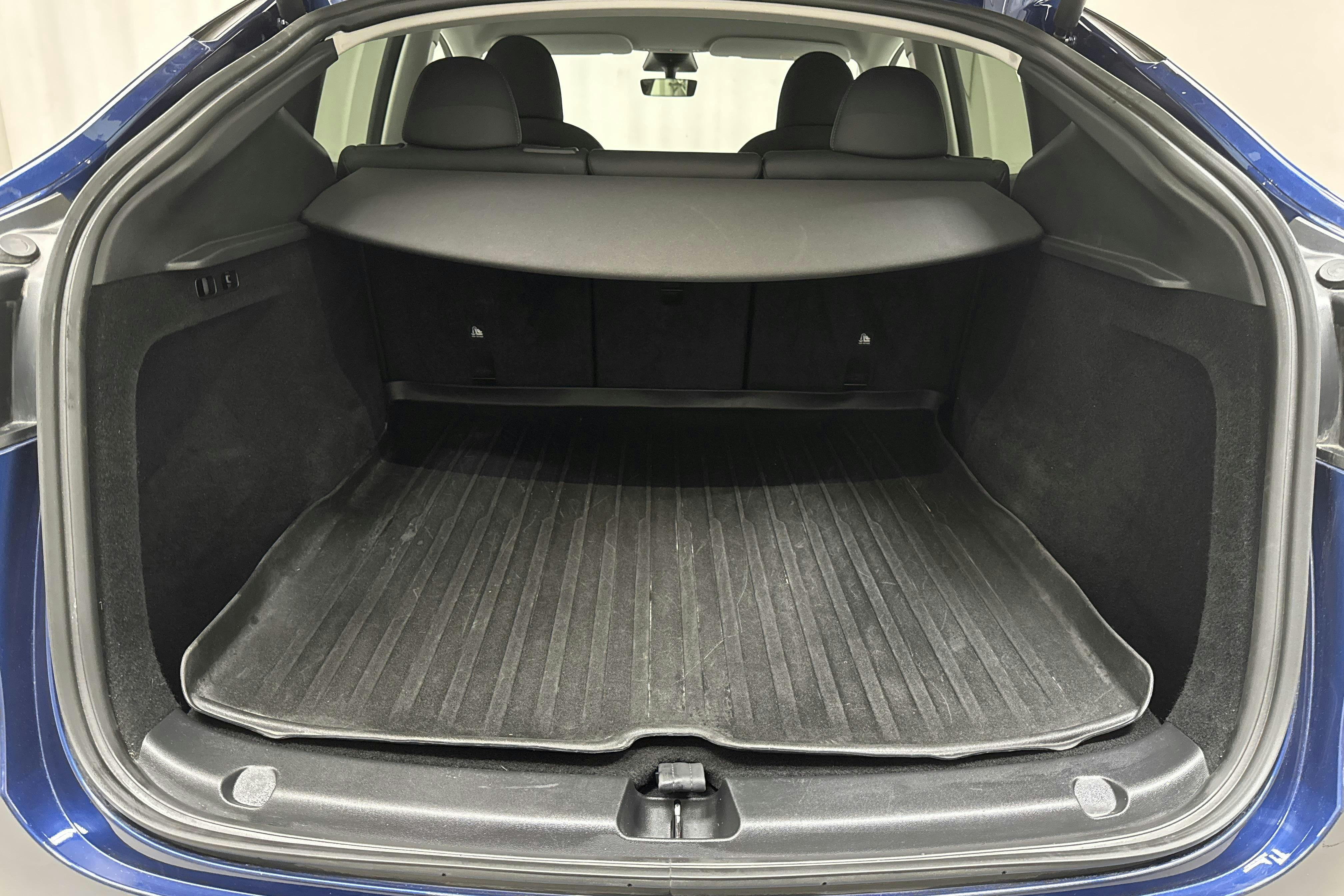 Tesla Model Y Performance Dual Motor AWD - 4 229 mil - Automat - blå - 2024
