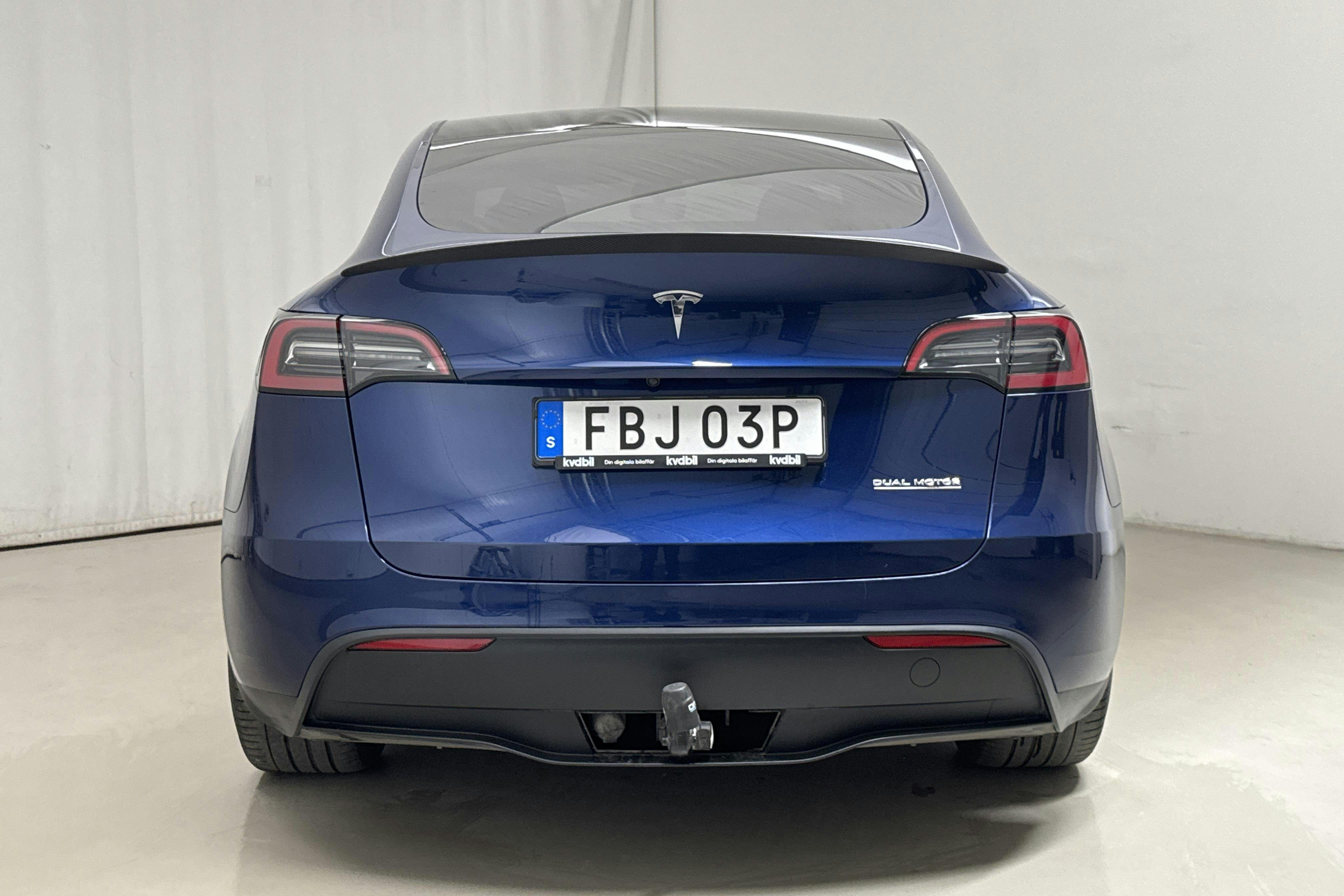 Tesla Model Y Performance Dual Motor AWD - 4 229 mil - Automat - blå - 2024