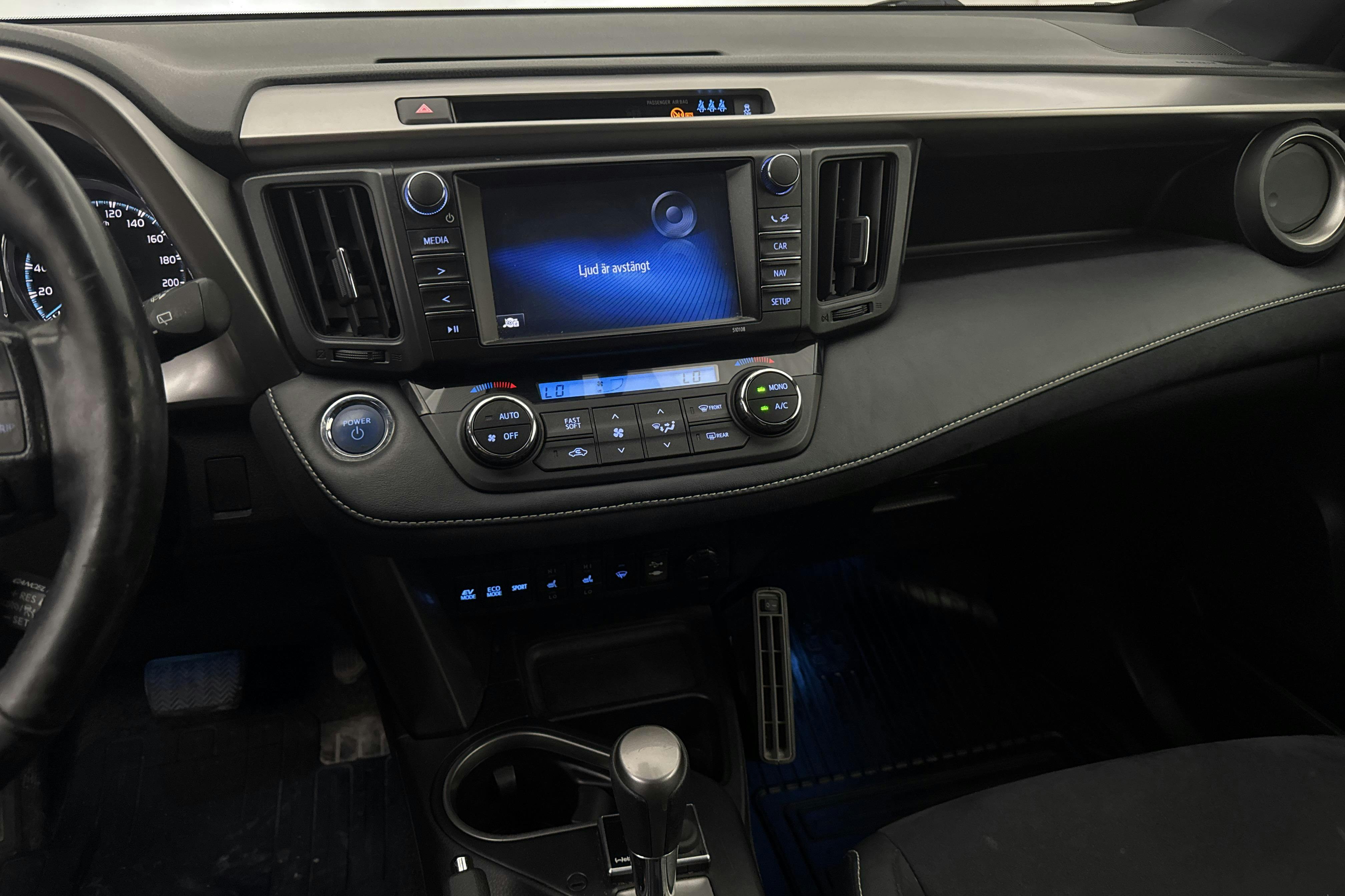Toyota RAV4 2.5 HSD AWD (197hk) - 14 336 mil - Automat - vit - 2018