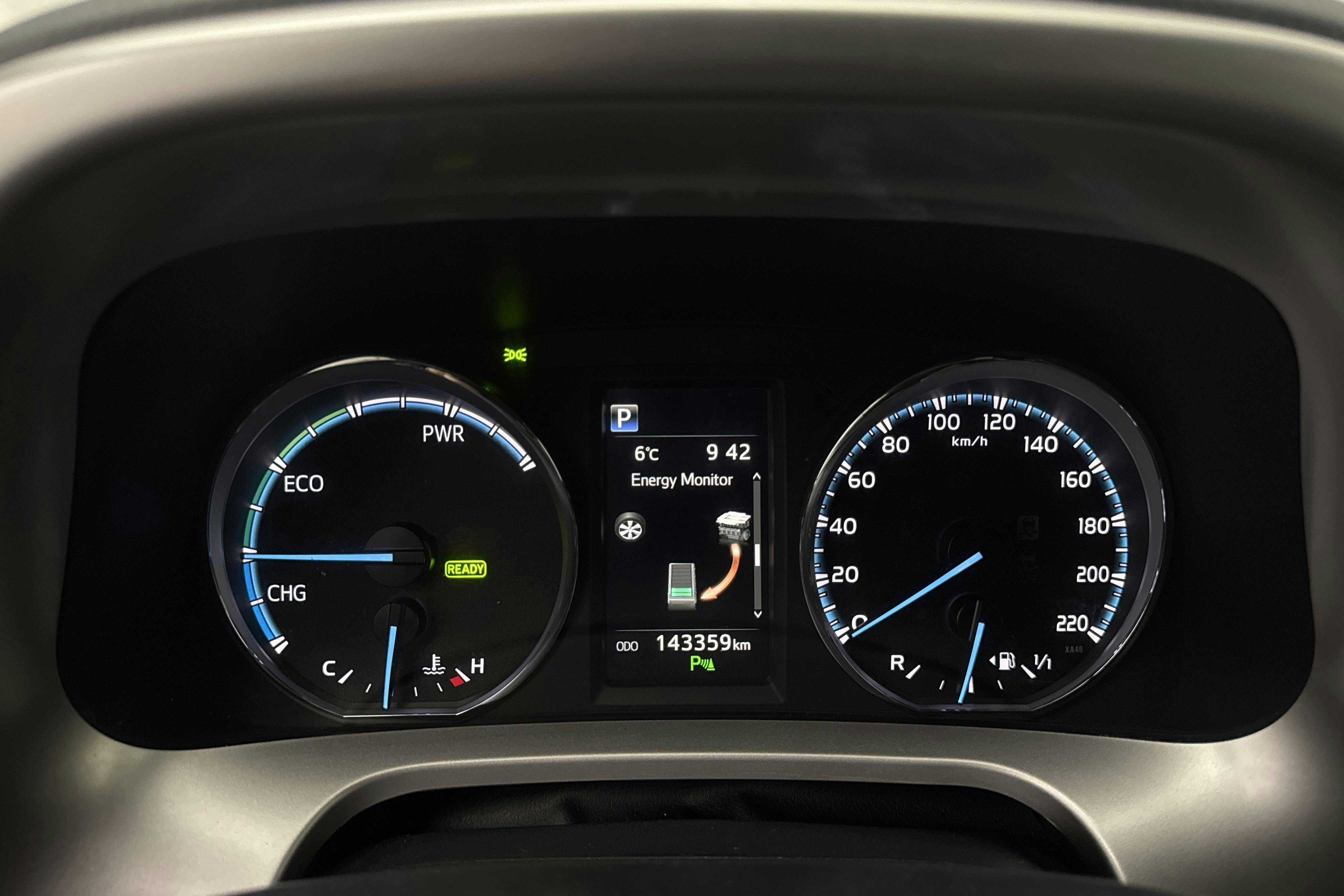 Toyota RAV4 2.5 HSD AWD (197hk) - 14 336 mil - Automat - vit - 2018
