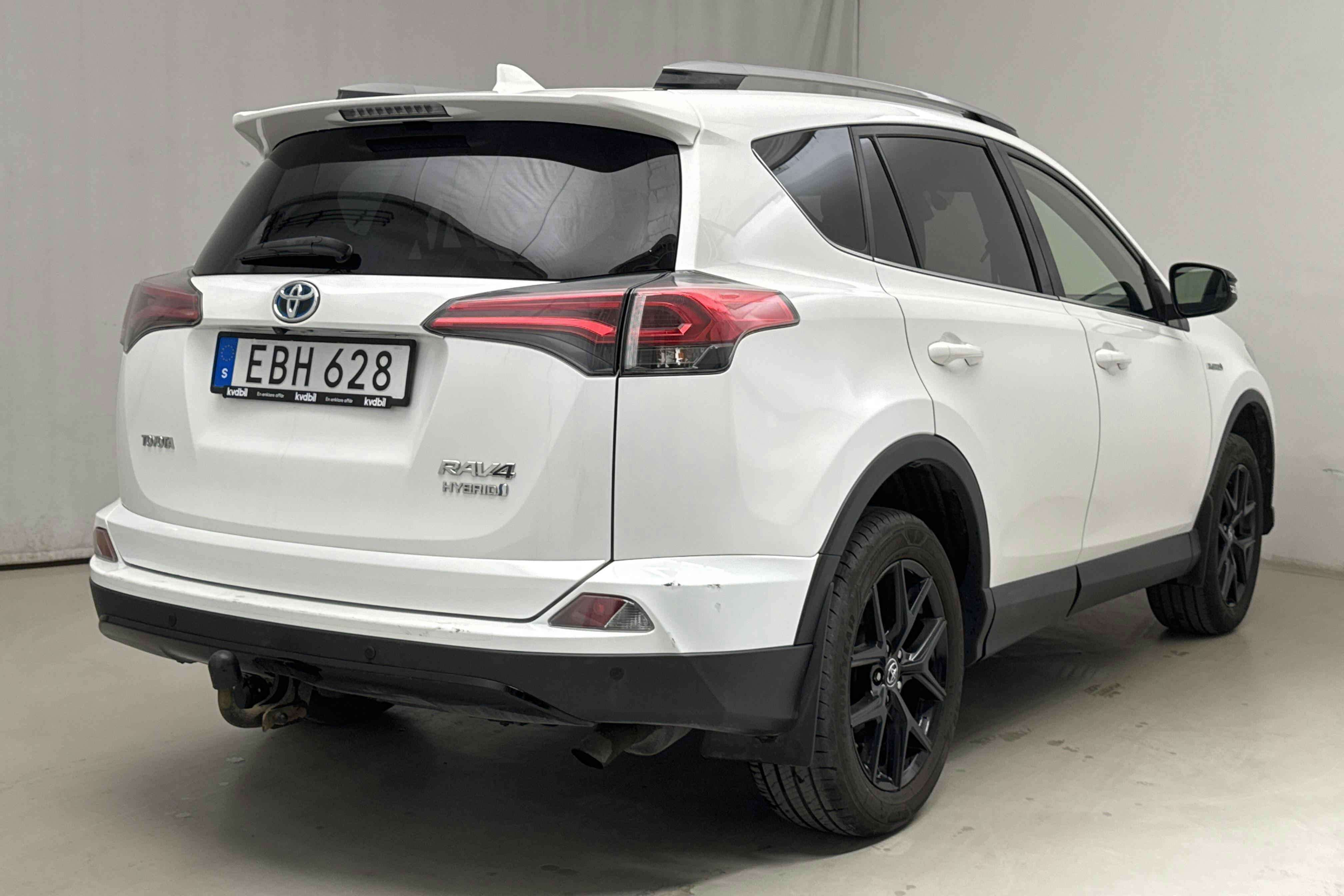 Toyota RAV4 2.5 HSD AWD (197hk) - 14 336 mil - Automat - vit - 2018