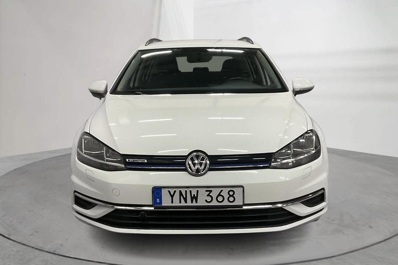 VW Golf VII 1.4 TGI BlueMotion Sportscombi (110hk) - 5 092 mil - Automat - vit - 2018