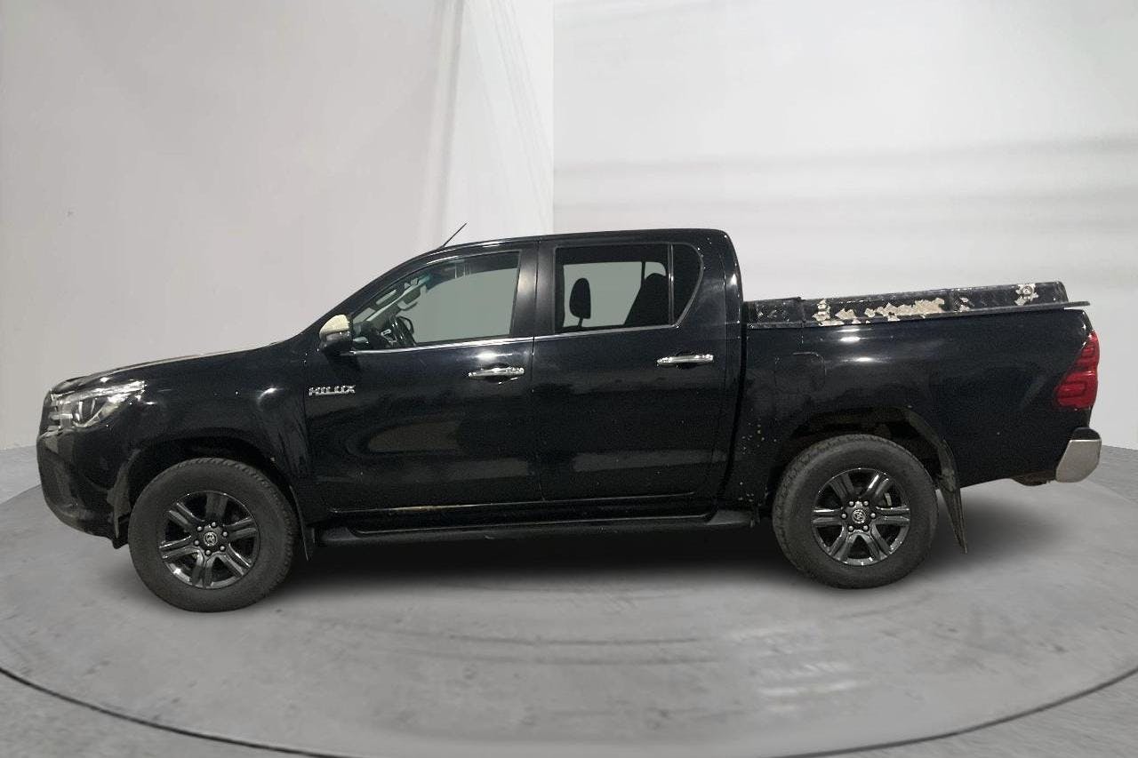 Toyota Hilux 2.4 D 4WD (150hk) - 16 933 mil - Automat - svart - 2018