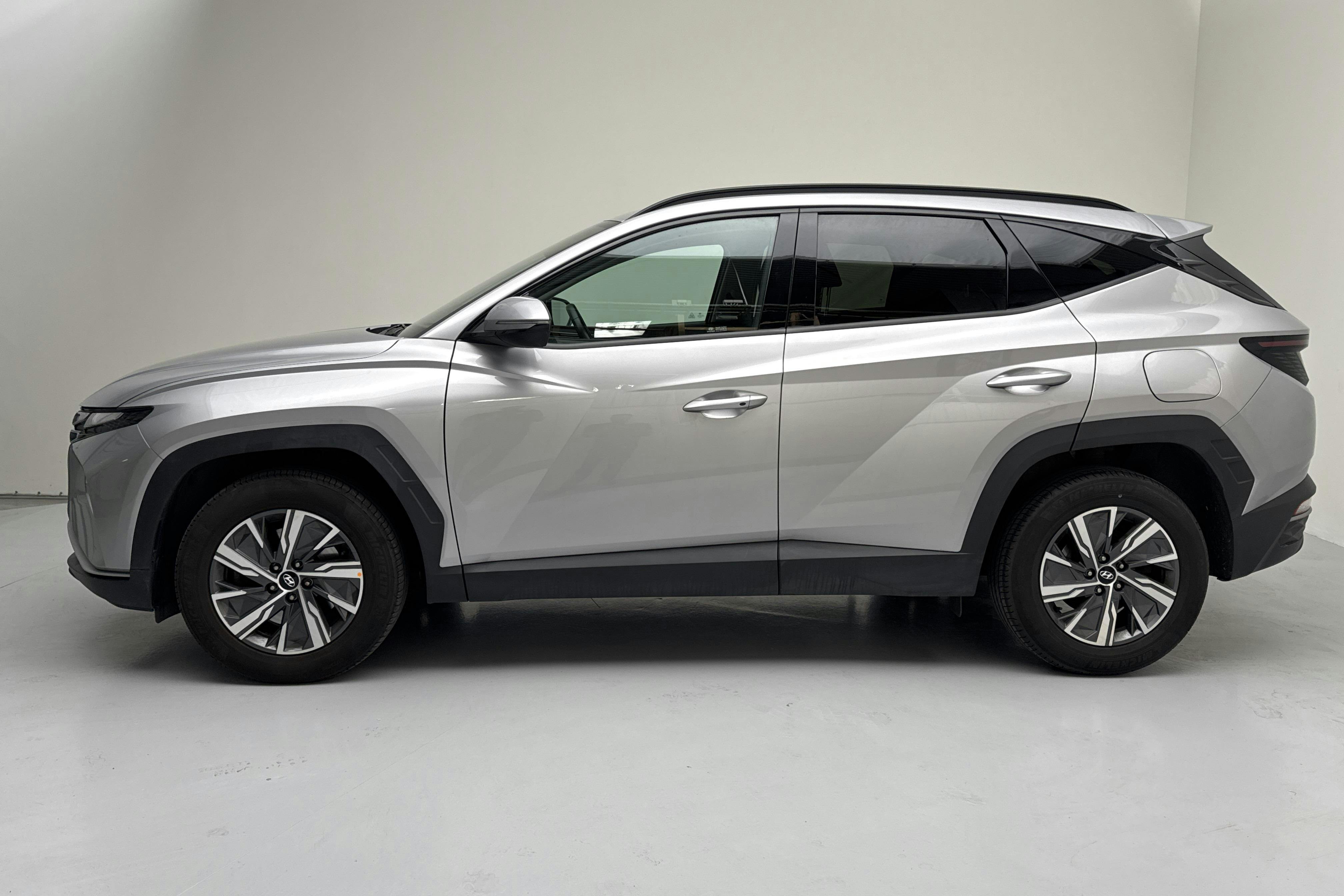 Hyundai Tucson 1.6 GDI Hybrid (230hk) - 6 582 mil - Automat - grå - 2021