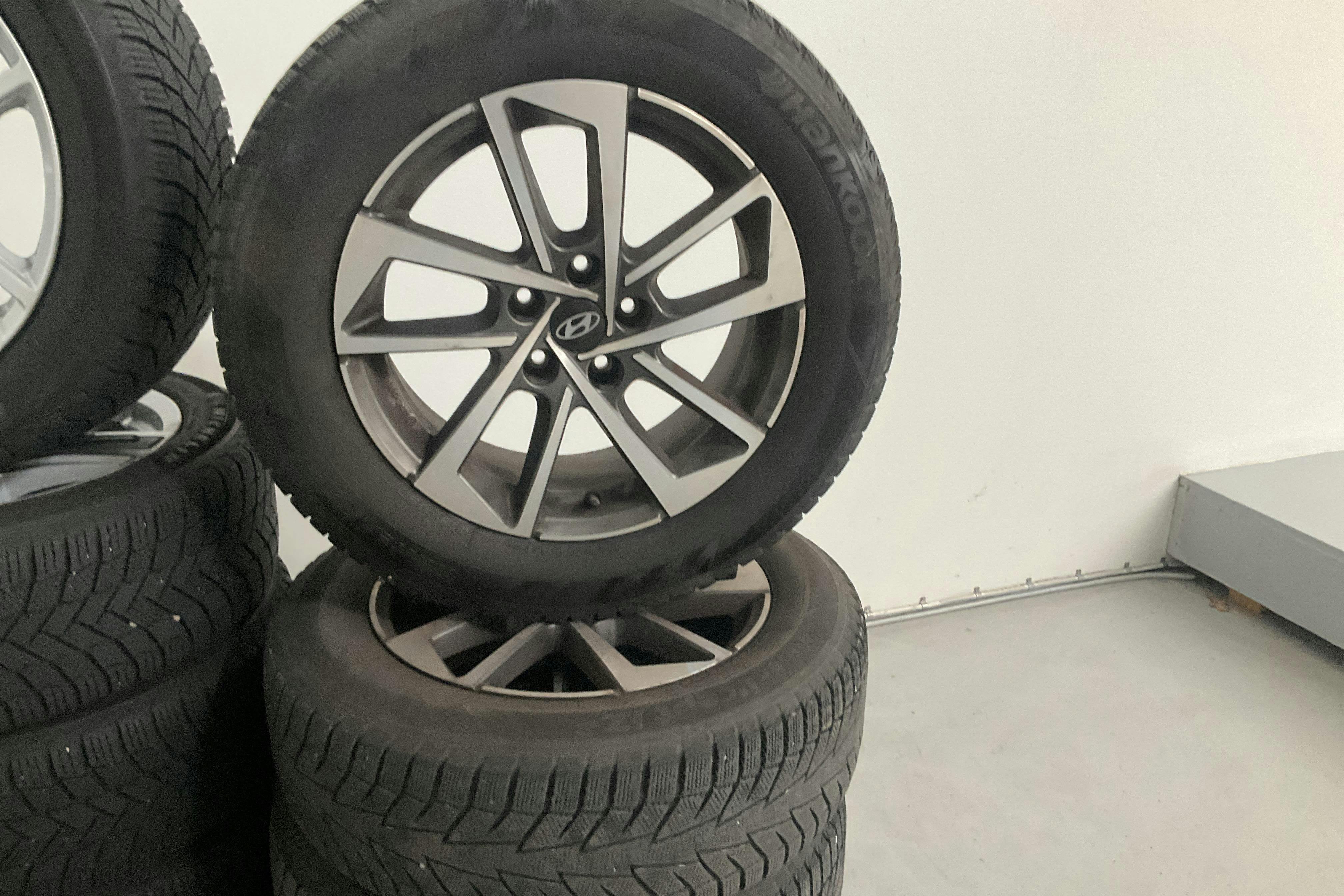 Hyundai Tucson 1.6 GDI Hybrid (230hk) - 6 582 mil - Automat - grå - 2021
