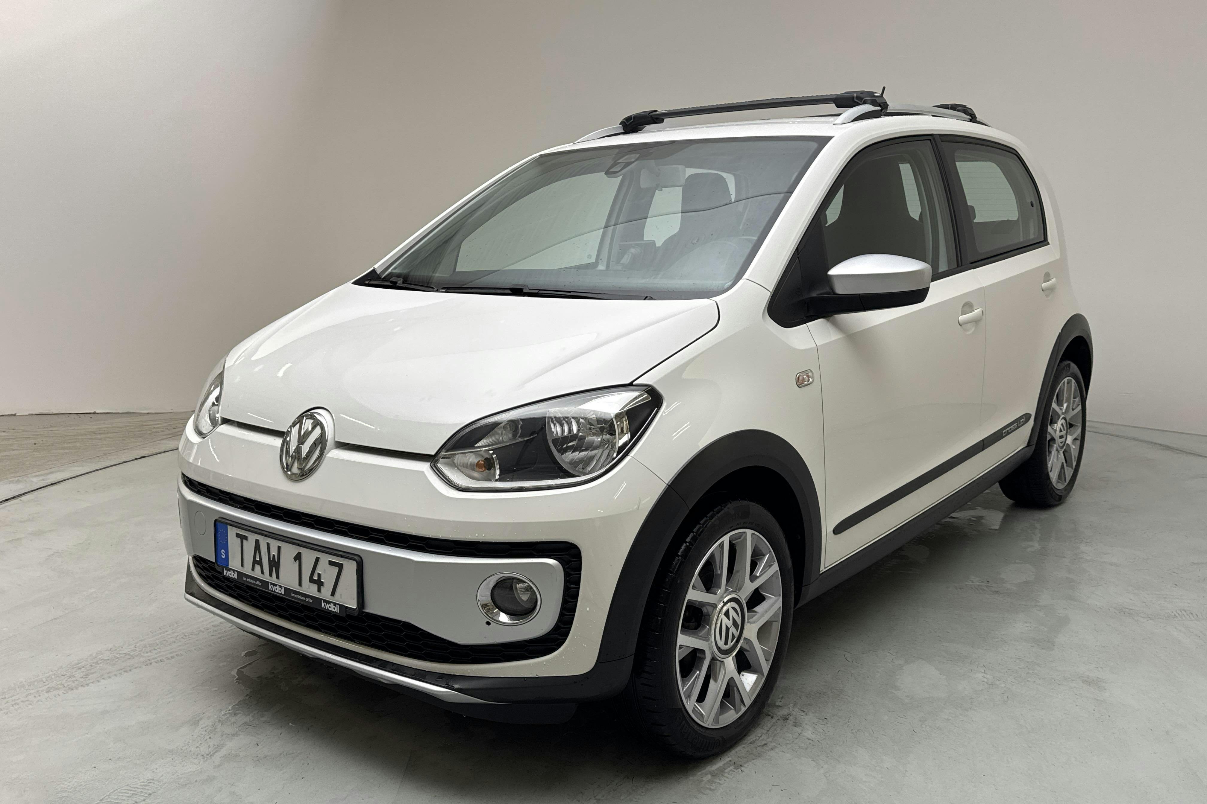 VW up! 1.0 TFSI Cross (75hk) - 6 773 mil - Manuell - vit - 2016