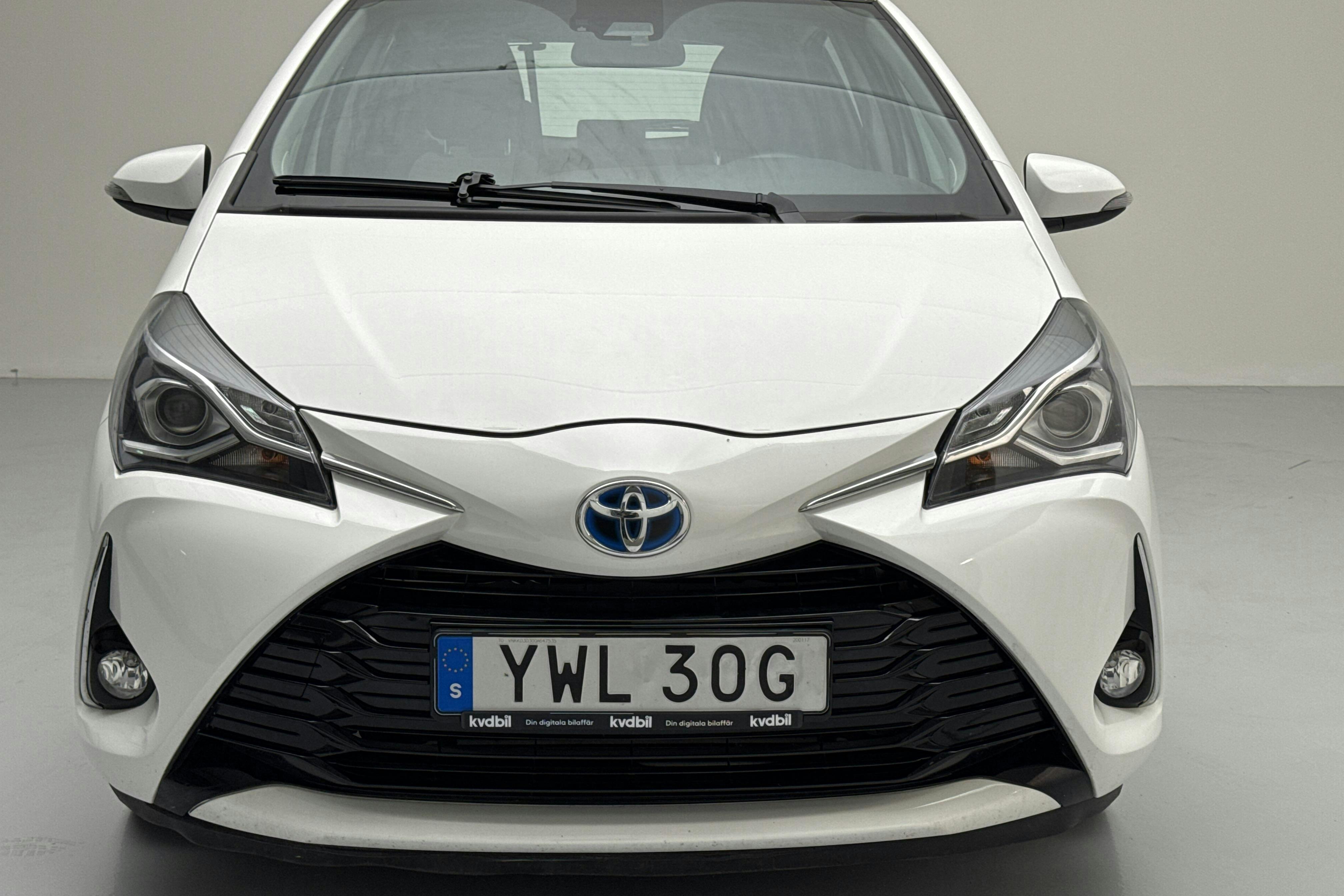 Toyota Yaris 1.5 Hybrid 5dr (101hk) - 11 806 mil - Automat - vit - 2020